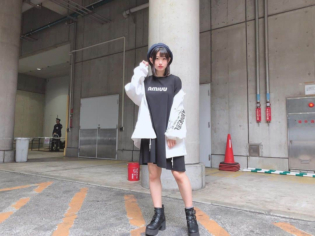 上西怜さんのインスタグラム写真 - (上西怜Instagram)「⠀ ⠀ ⠀ #私服 #ootd #握手会 #🤝💙 #ベレー帽 #ボブ  #ワンピース #👗#シースルー #amiuuwink  #ジャケット #white #ブーツ #シューズ #andgeebee ⠀ ⠀ ⠀」9月22日 18時11分 - jonishi_rei