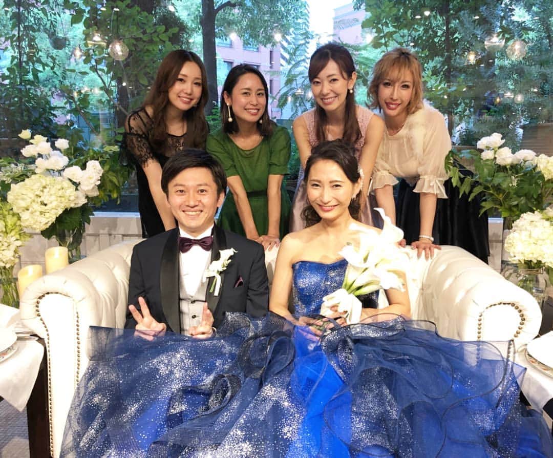 杉山由紀子のインスタグラム：「待ちに待った直子の結婚式💒✨ ほんとに素敵だった✨✨ 友達思いで、明るくて、本当にいい子♥ * 直子のおかげで、 あみちゃん、みなみにも会えた💓 * 今日は千尋ちゃん、ゆきちゃん、れいなちゃん、ゆいちゃんにも💓 * ほんと同窓会のようなアットホームな 二人の人柄がでた楽しくて幸せな式でした✨ * お幸せに✨✨✨ * * #結婚式 #恵比寿 #ガーデンウェディング #ウェディング #wedding #おめでと #幸せ #happy」