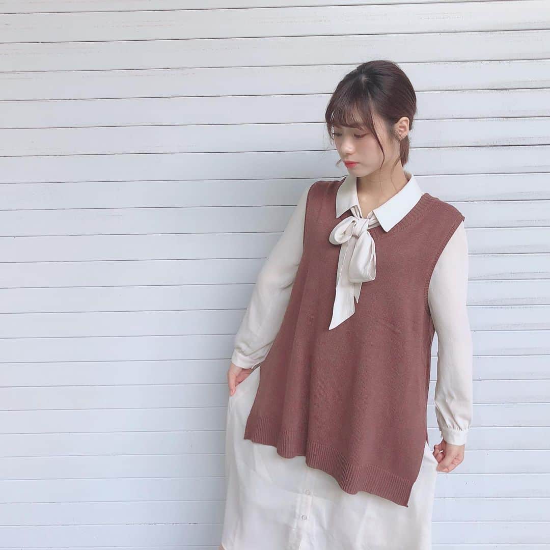 深川舞子さんのインスタグラム写真 - (深川舞子Instagram)「握手会ありがとうございました！  今日は秋服😊 こういう系統最近すき！！ 秋服大好き😊  首にしてるリボンは腰につけてもいいししなくてもいいし、 ベストのリボン使ってもいいしというバリエーション多く使えるからすき！  #ootd #todayscode  #majesticlegon #秋服」9月22日 18時18分 - f.maiko_0705