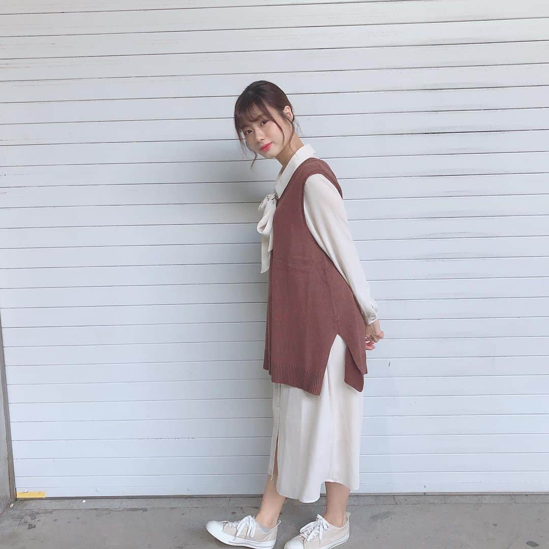 深川舞子さんのインスタグラム写真 - (深川舞子Instagram)「握手会ありがとうございました！  今日は秋服😊 こういう系統最近すき！！ 秋服大好き😊  首にしてるリボンは腰につけてもいいししなくてもいいし、 ベストのリボン使ってもいいしというバリエーション多く使えるからすき！  #ootd #todayscode  #majesticlegon #秋服」9月22日 18時18分 - f.maiko_0705