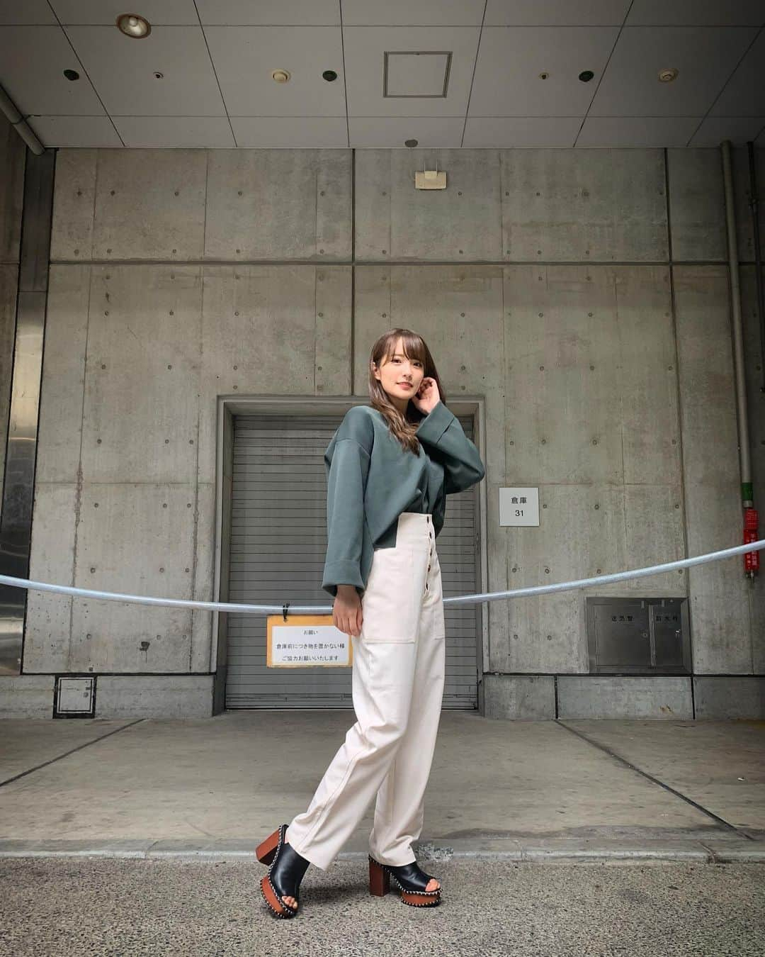 小嶋花梨さんのインスタグラム写真 - (小嶋花梨Instagram)「﻿  #ootd #私服 #握手会 #秋コーデ #JEANASIS #MOUSSY」9月22日 18時37分 - nmb_kojima_48