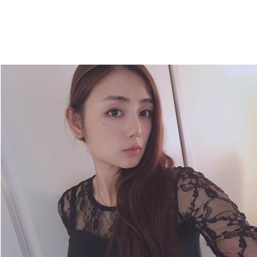 片山萌美さんのインスタグラム写真 - (片山萌美Instagram)「レーストップス（黒） 一週間で3着買った。  #片山萌美  レースを好きになる日が来るとは。」9月22日 18時30分 - moet_mi