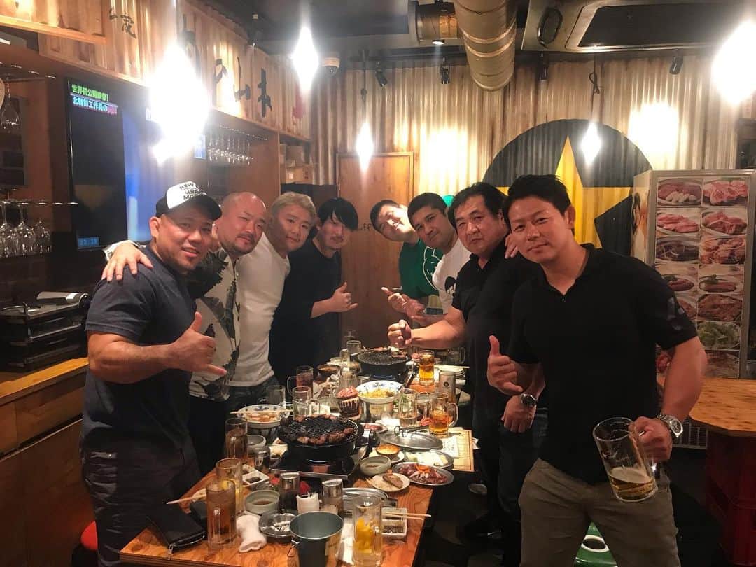 五味隆典さんのインスタグラム写真 - (五味隆典Instagram)「大事な仲間達に囲まれて41歳を向かえれました！前厄スタート😅」9月23日 0時30分 - takanorigomi