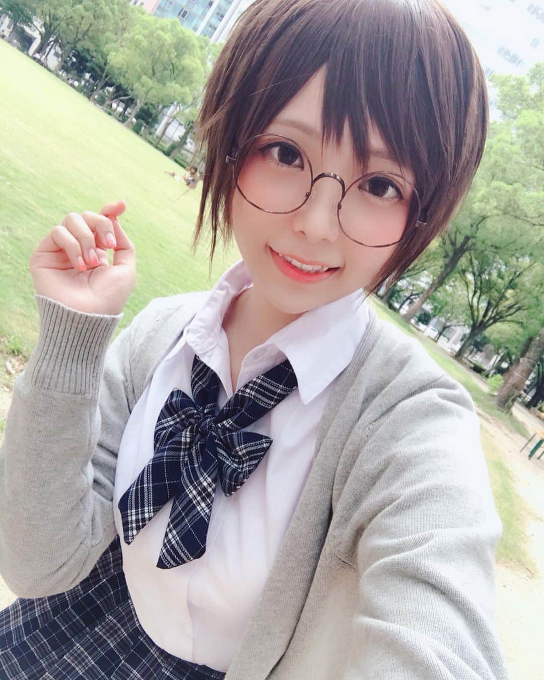 小桃のインスタグラム：「楽しい学园生活！🥰❤️①  #nextcosplayer2019 #nextcosplayerinasia2019project  #nextcosplayer #福岡 #fukuoka #uniform #JK #制服 #女の子 #自撮り #selfie」