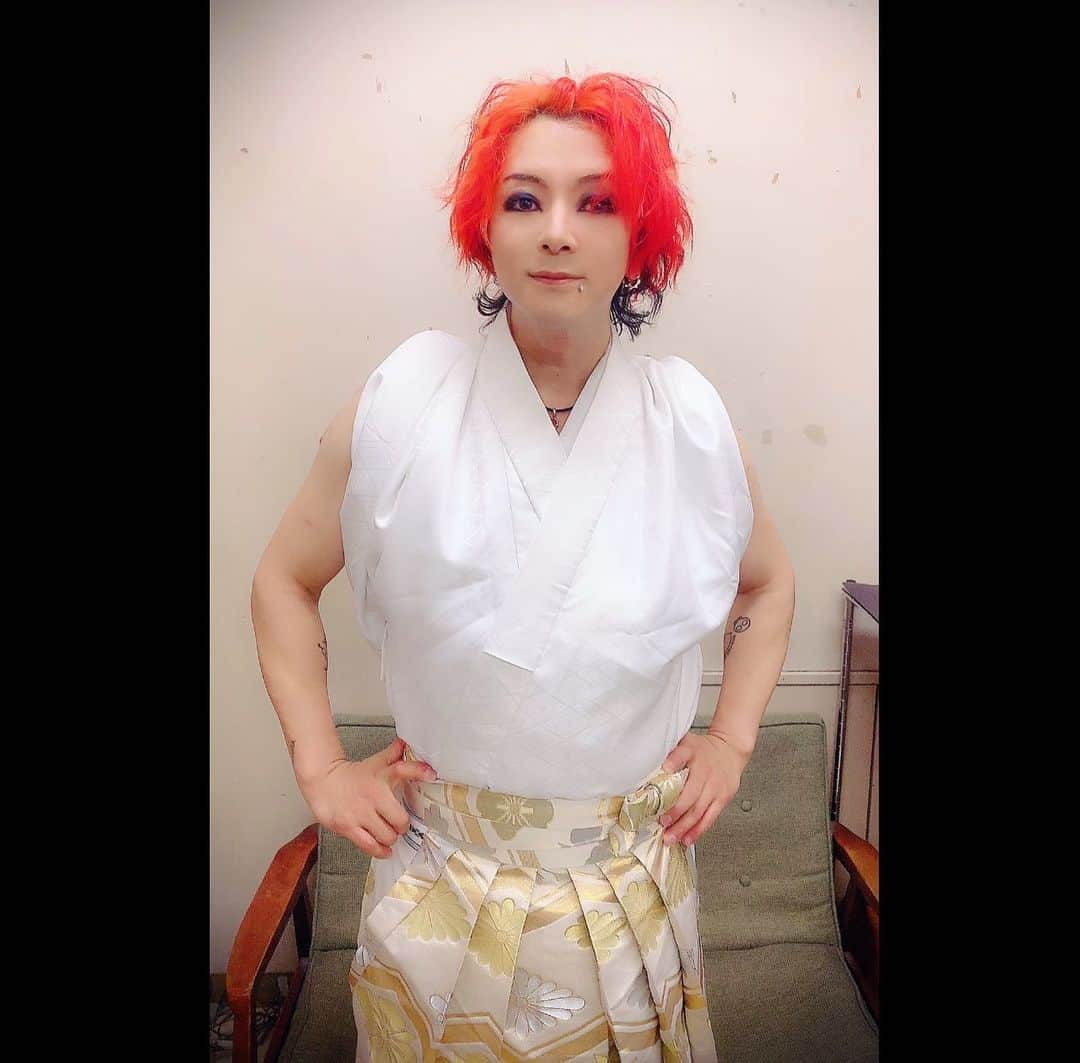 淳士さんのインスタグラム写真 - (淳士Instagram)「浅葱🦊 京都MUSE 終了‼️ . また浅葱の世界観に参加できて嬉しみ😊 . いやマジ最高👍✨ . メンバーもスタッフもお疲れさまでした❗️ . ブレない浅葱はカッケー👍 . 行け❗️浅葱‼️💨 . #浅葱 #妖狐 #車輪に男の頭 #輪入道 #罪のない人 #京都MUSE」9月22日 19時27分 - jz0330