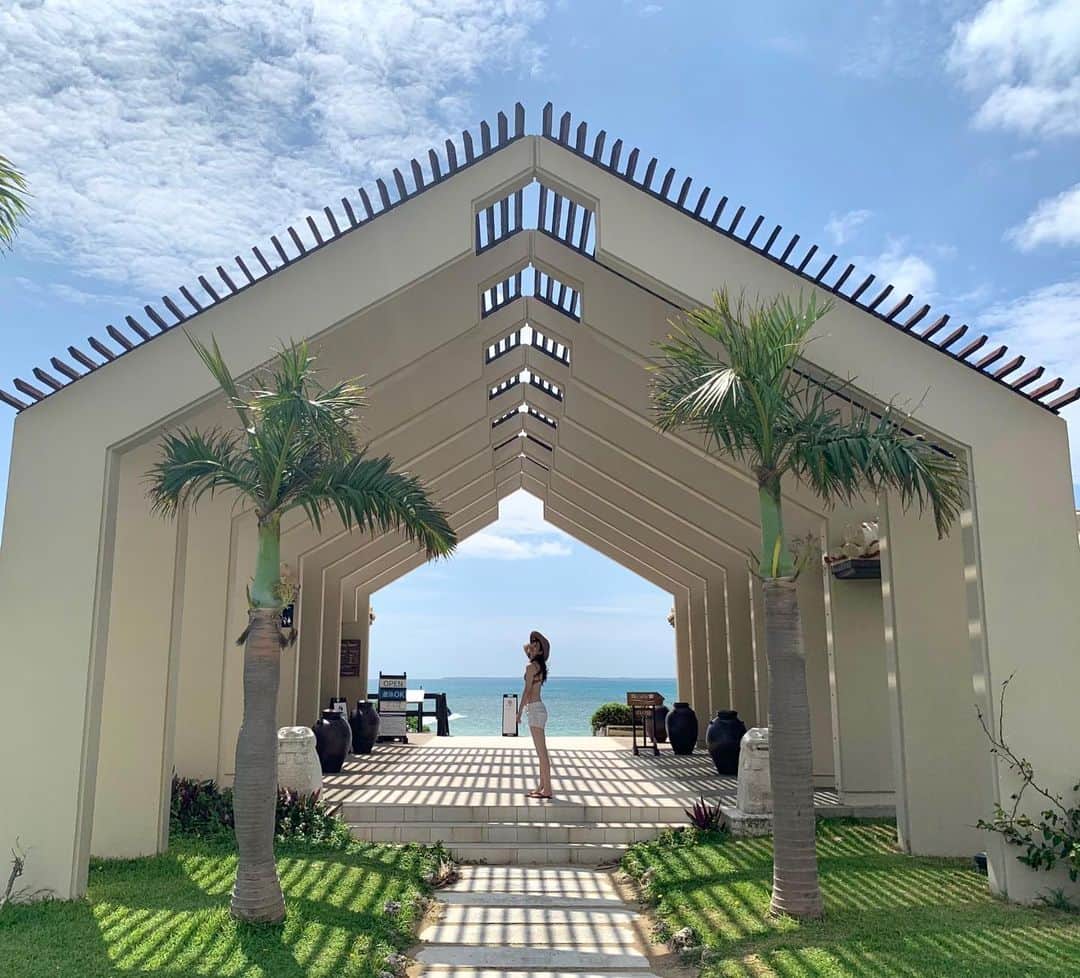 西谷菜々のインスタグラム：「. 3泊4日の沖縄生活🌺 最終日にしてやっと晴れました🥰 #小浜島 #はいむるぶし」