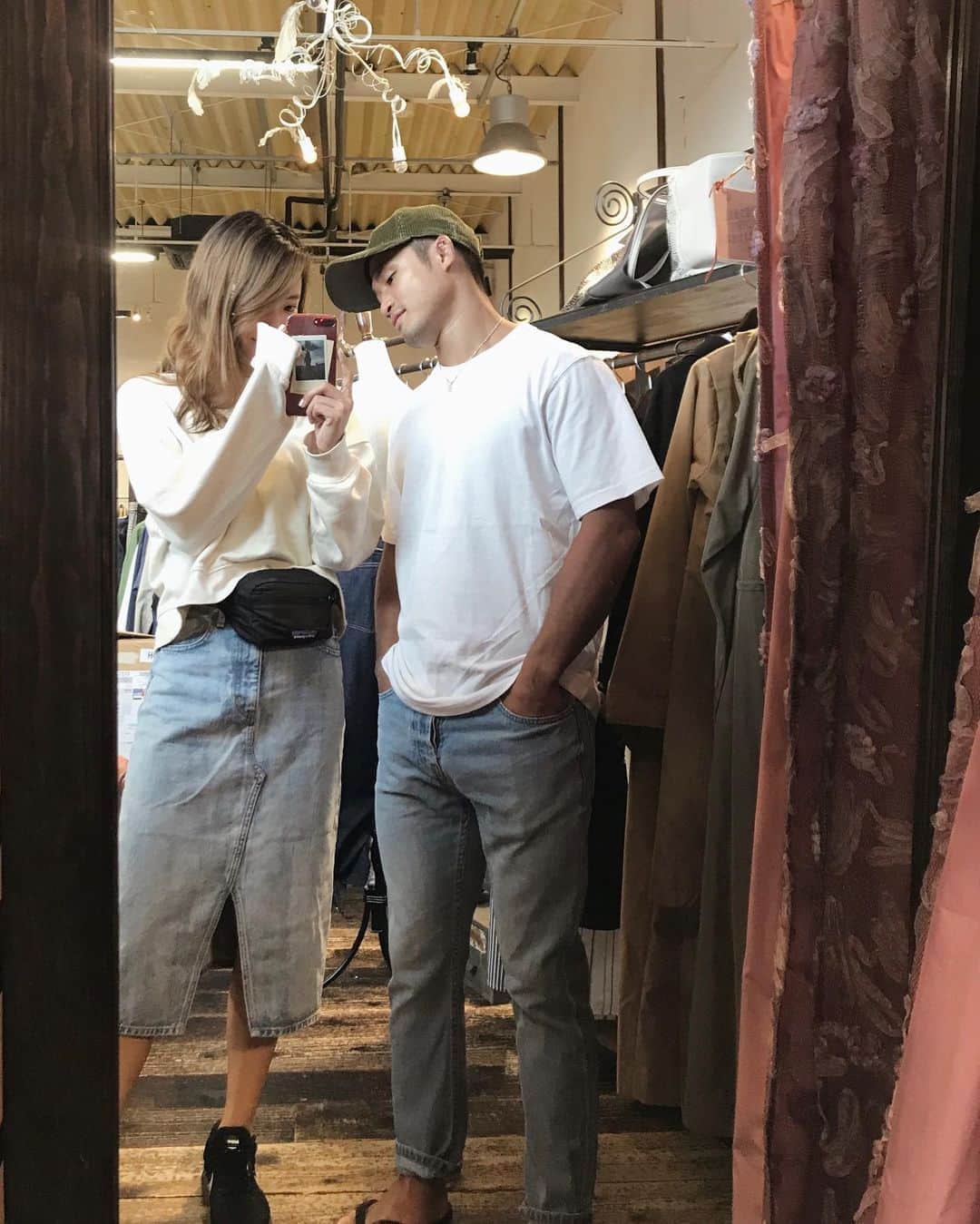 のインスタグラム：「ウエストポーチは両手があくから 貰ってから毎日使ってる🙌🏼🌝 つけてるの忘れるぐらい楽✨ #ウエストポーチ#バッグ#シミラールック#ungrid#zara#nike#patagonia#ootd#outfit」