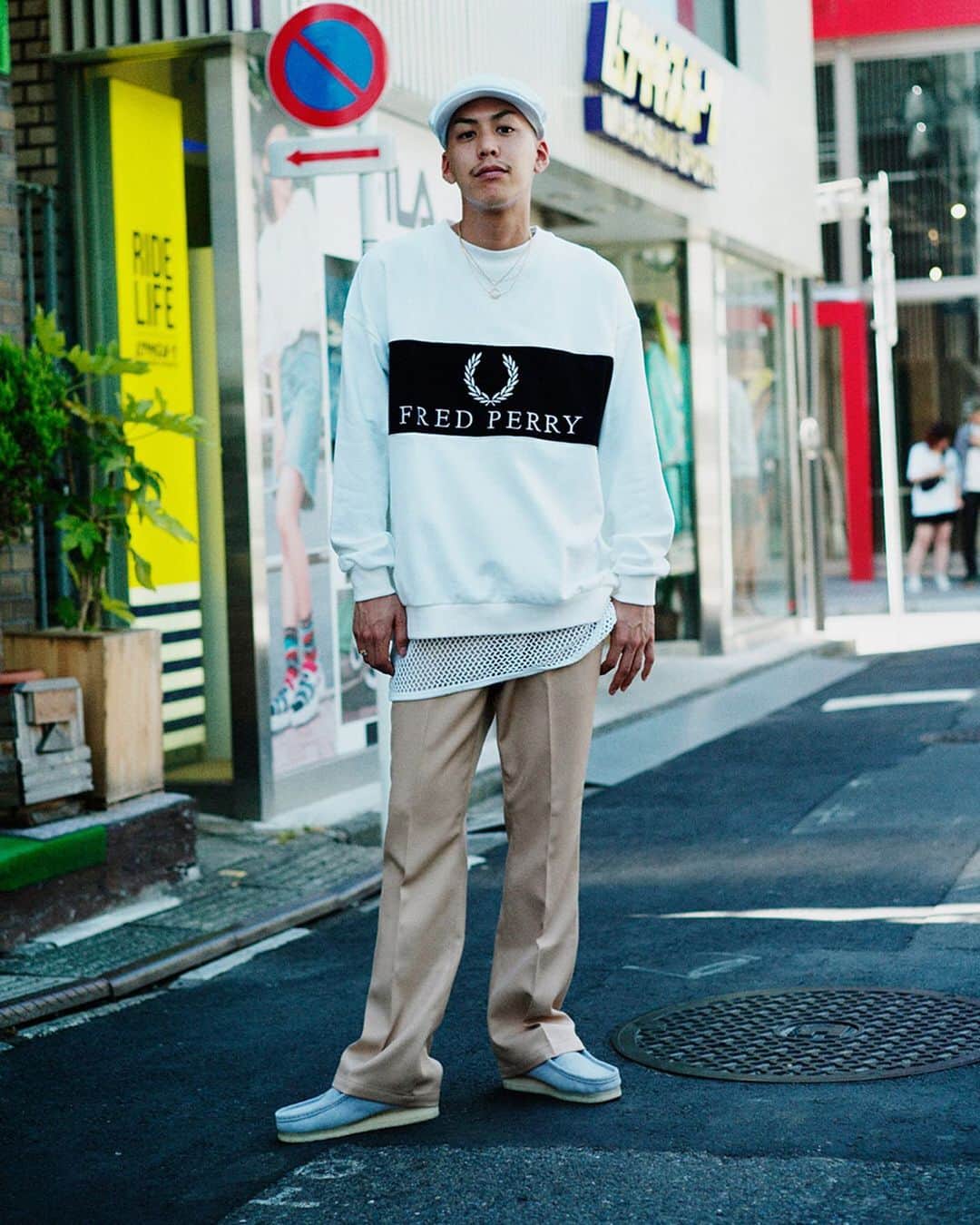 ビームスさんのインスタグラム写真 - (ビームスInstagram)「BEAMS SNAP スタッフ独自のスタイル提案！ ㅤㅤㅤㅤㅤㅤㅤㅤㅤㅤㅤㅤㅤ Shohei Kawabata ( @SHOHEI5151 ) ㅤㅤㅤㅤㅤㅤㅤㅤㅤㅤㅤㅤㅤ SWEATSHIRT : FRED PERRY × BEAMS /　¥13,500 +TAX TANK TOP : SPECIAL1 / ¥7,400 +TAX PANTS : BEAMS / ¥9,500 +TAX SHOES : CLARKS ORIGINALS /　¥23,000 +TAX @beams_harajuku_official ㅤㅤㅤㅤㅤㅤㅤㅤㅤㅤㅤㅤㅤ Shun Ichikawa ㅤㅤㅤㅤㅤㅤㅤㅤㅤㅤㅤㅤㅤ BLOUSON : BEAMS / ¥20,000 +TAX NECKLACE : Bill Wall Leather / ¥11,000 +TAX @beams_men_shibuya ㅤㅤㅤㅤㅤㅤㅤㅤㅤㅤㅤㅤㅤ #beams #ビームス#billwallleather #ビルウォールレザー  #beams_it_staff #staff #styling #coordination #スタッフ #スタイリング #コーディネート #原宿 #渋谷」9月22日 20時06分 - beams_official