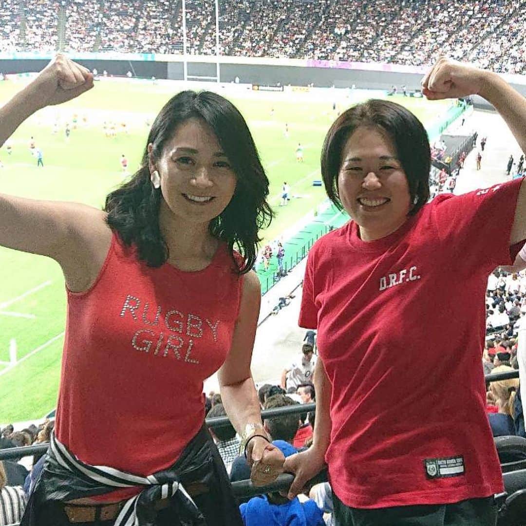 水原恵理さんのインスタグラム写真 - (水原恵理Instagram)「TMOの隙に投稿！ 楽しすぎる〜  2003年にオーストリアで買ったタンクトップで観戦！  #rwc2019  #rugby #rugbygirl」9月22日 20時07分 - erimizuhara
