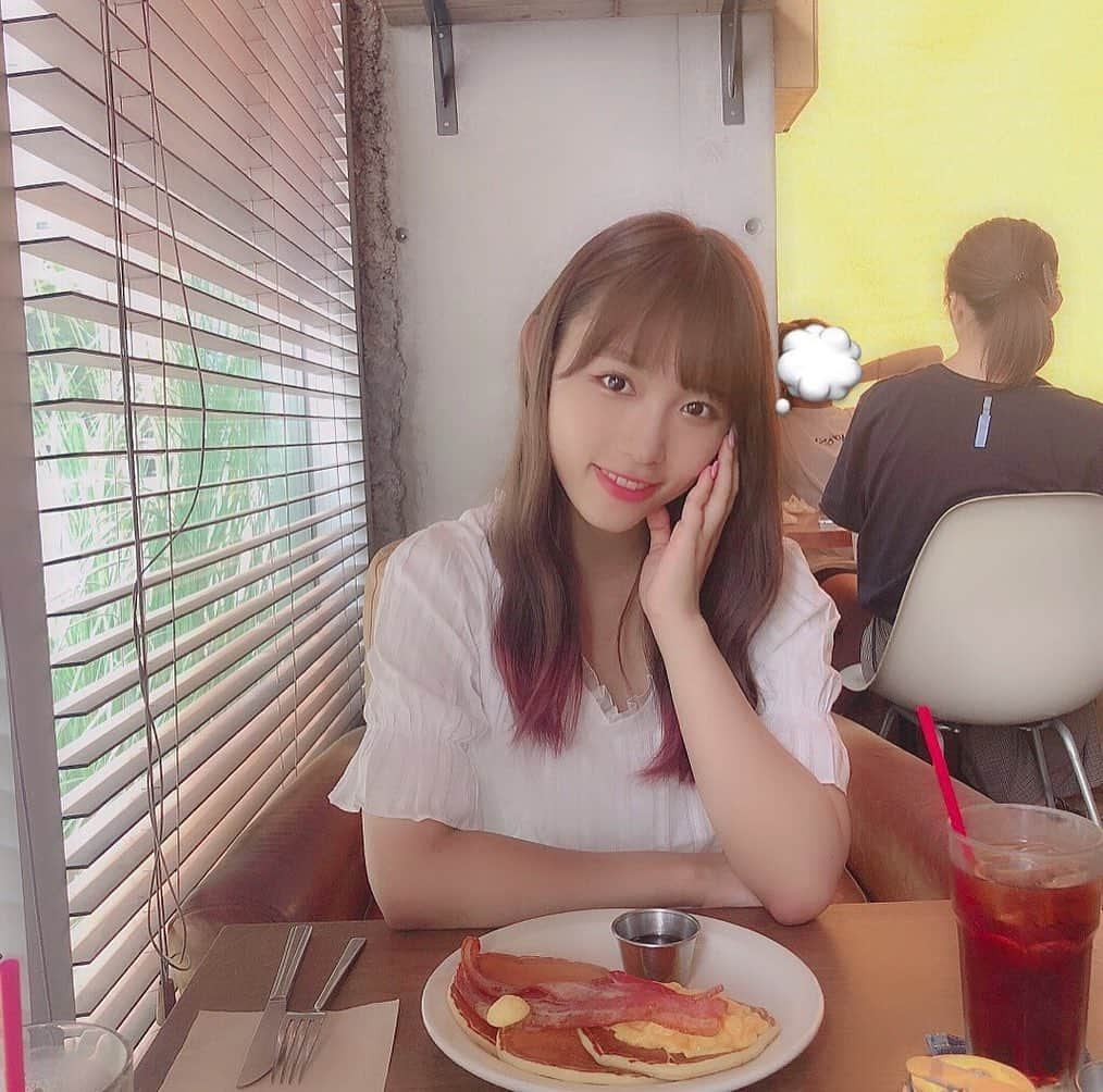 山本瑠香さんのインスタグラム写真 - (山本瑠香Instagram)「ある日のbranch🥞🍴💕 . ベーコンの塩っ気とメープルシロップの甘さが最高においしかった🤤💭 . . . #branch #ブランチ #パンケーキ #カフェ」9月22日 20時57分 - ruka_1010_team8