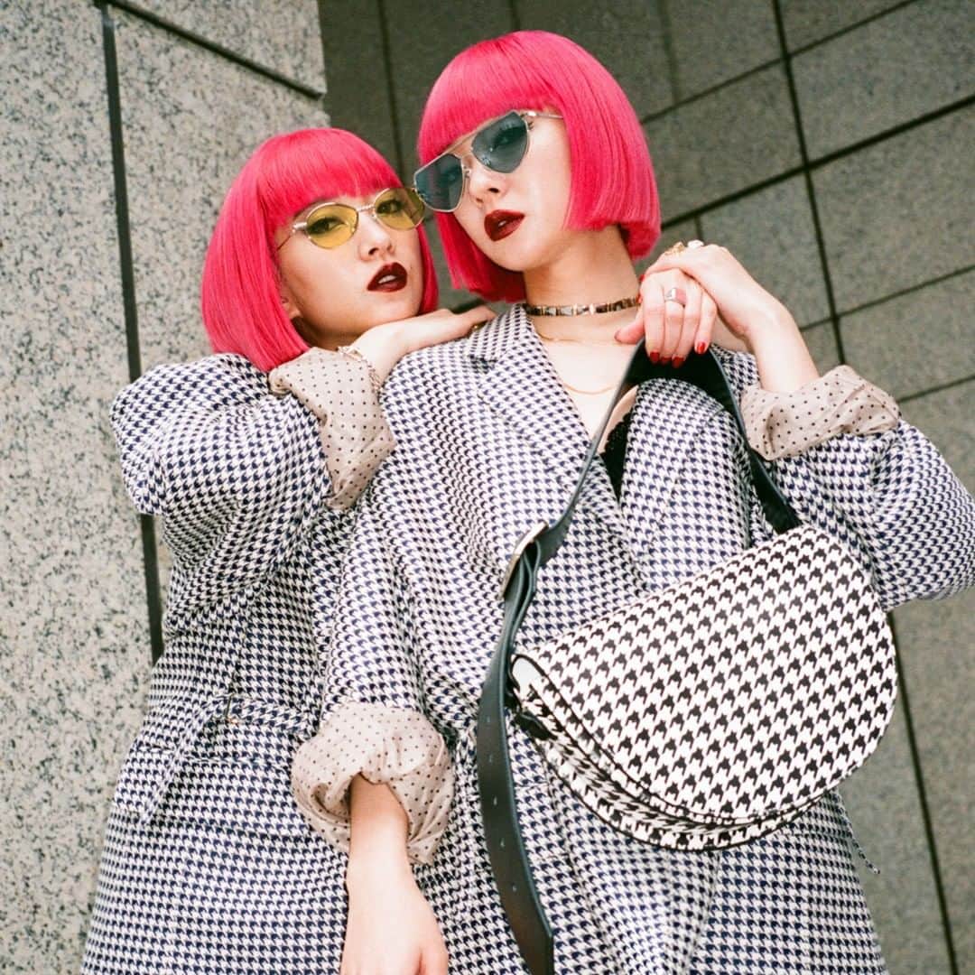 CHARLES & KEITHさんのインスタグラム写真 - (CHARLES & KEITHInstagram)「This season, the classic houndstooth print returns as a top trend. Tap to add this striking piece to your collection now.  #CharlesKeithFW19 #ImwithCharlesKeith  Products featured:  Houndstooth print saddle bag, thin metal frame geometric sunglasses and twine detail oval sunglasses」9月22日 21時00分 - charleskeithofficial