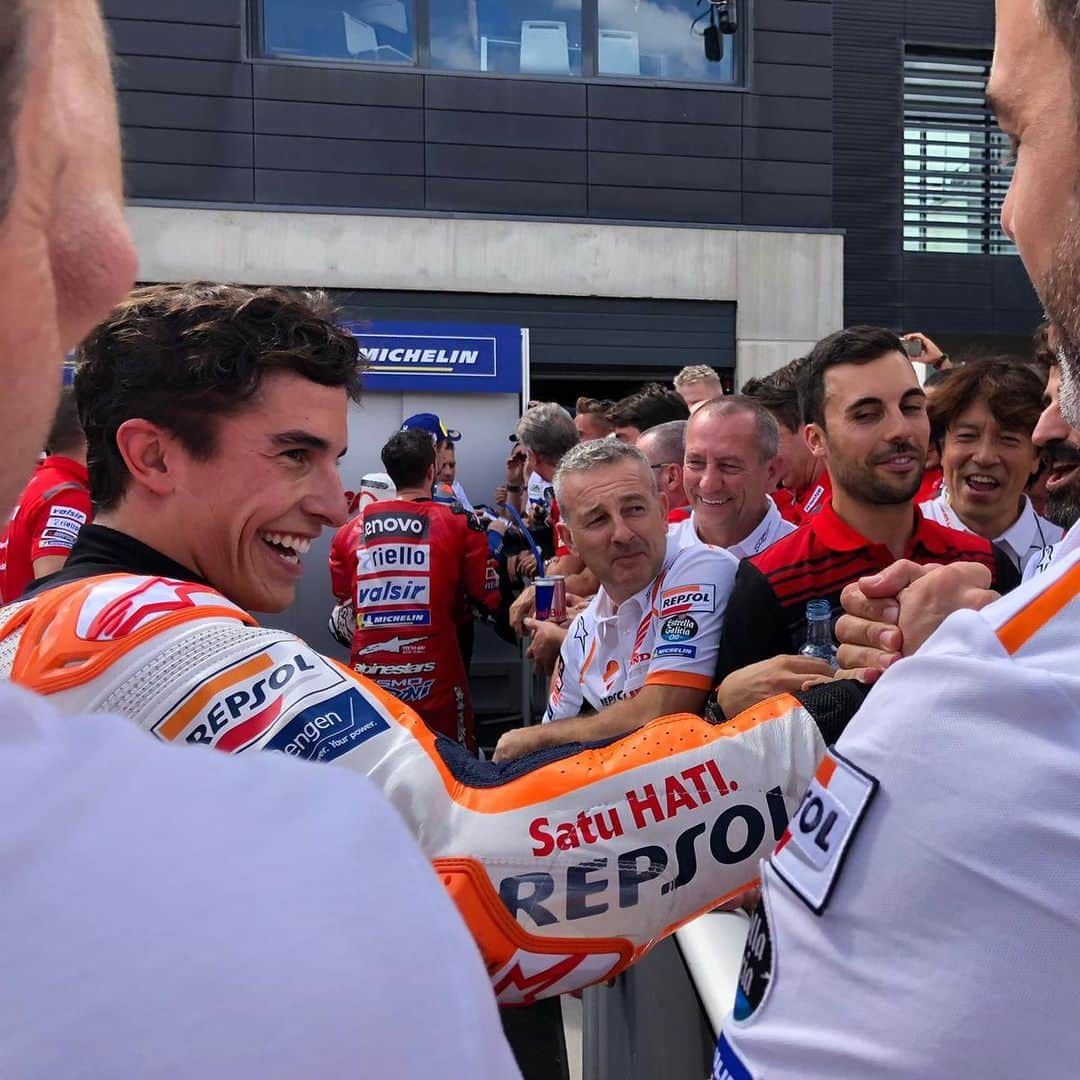 レプソル・ホンダのインスタグラム：「WIN NUMBER 8 IN 2019 🏆🏆🏆🏆🏆🏆🏆🏆」