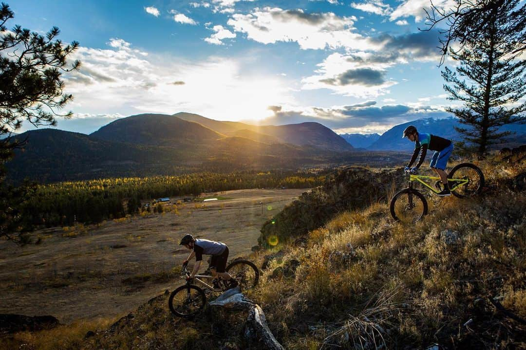 Fuji Bikesさんのインスタグラム写真 - (Fuji BikesInstagram)「Getting into a little bit of this today? Enjoy it. Every moment of it.⁣ ⁣ ⁣ ⁣ 📸: @jamescattanach ⁣ 🚵🏼‍♂️: @the_real_skidiot ⁣ ⁣ ⁣ ⁣ #fujibikes #morefunonafuji #fujiauric #fujiauriclt #fujirakan」9月22日 21時19分 - fujibikes