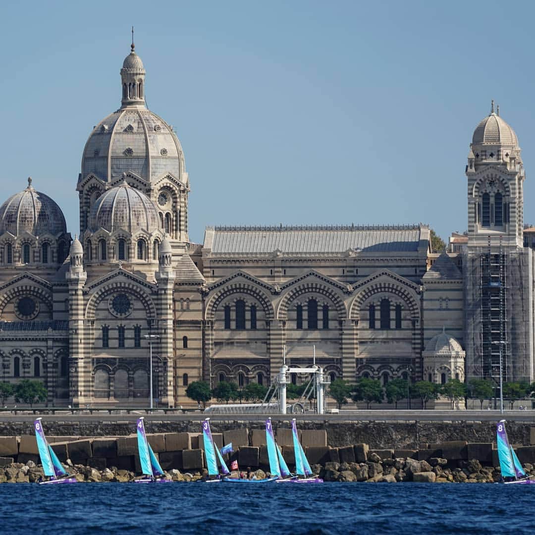 Oracle Corp. （オラクル）さんのインスタグラム写真 - (Oracle Corp. （オラクル）Instagram)「A new generation of sailing evolves with Oracle Cloud and @SailGP Inspire. Young sailors show their skills on the Rade de Marseille, close to the Cathedrale de la Major ahead of #MarseilleSailGP, Sept. 20-22.  Follow the race action plus get all the critical data via the free SailGP app powered by the #OracleCloud > Sail.gp/app .. #sailgp #sailingrefined #tech #technology #innovation #cloud #data #sailing #sport #instasport #instasailing #bigdata #oraclecloud @SailGPAUS @SailGPCHN @SailGPFRA @SailGPGBR @SailGPJPN @SailGPUSA」9月22日 21時21分 - oracle