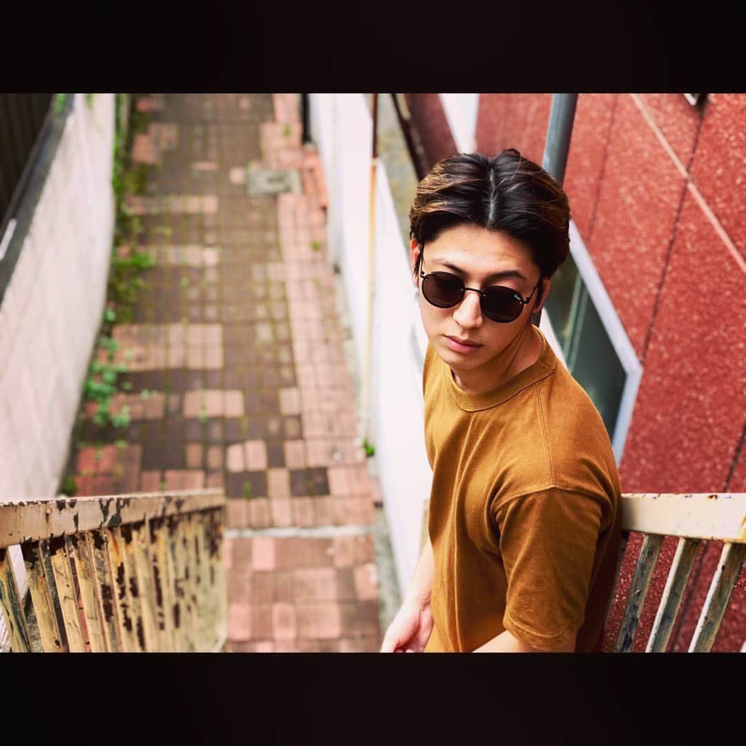 河野聡太さんのインスタグラム写真 - (河野聡太Instagram)「最近オールバックにしがち。 三連休の真ん中って素敵。 雨は止んでくれ。  #portrait #ポートレート  #ootd って何?? #portrait_shot  #iPhoneで撮りました」9月22日 21時43分 - sota_kono
