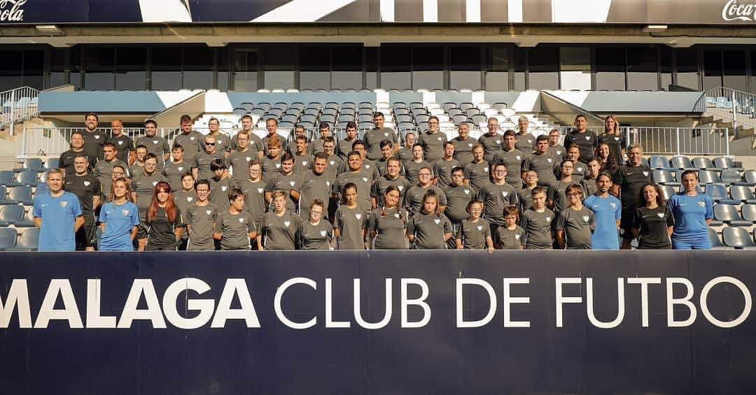 マラガCFさんのインスタグラム写真 - (マラガCFInstagram)「Nuestra familia del #MálagaGenuine crece y crece... ¡62 futbolistas tiene ya la Escuela de Fútbol Supercapacitad@s! ¡Gracias a @ayuntamientomalaga, @diputacionmlg, @fundlacaixa y @sanamaralimentacion por vuestro apoyo!  #FundaciónMCF 💪」9月22日 21時53分 - malagacf