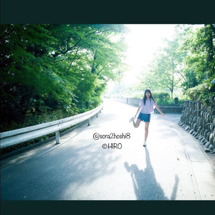 髙橋莉瑚のインスタグラム：「森に行く道🌲また遊びた〜い🎶 📷 @sora2hoshi8 さん😊いつもありがとうございます✨  #RIKORIN #JKモデル #高校1年生 #ファッションモデル #キラドリ5期読モ #キラドリ #プラチナムプロダクション  #シブサン #シブサンプロジェクト #グリーンクラス 🍀 #応援してね  #カープ女子 🎏 #カープファン」