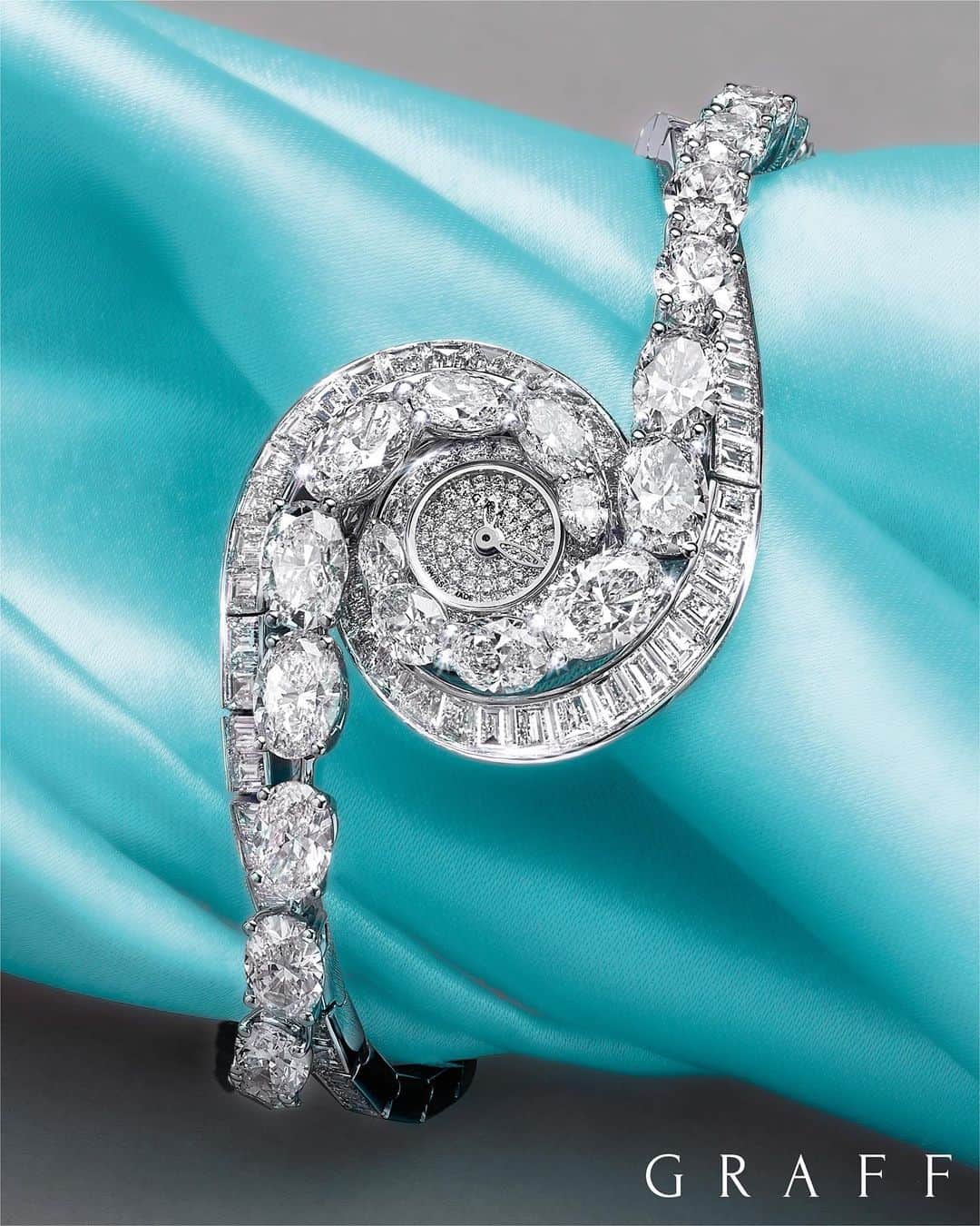Graffさんのインスタグラム写真 - (GraffInstagram)「Diamond duality. . #graffdiamonds #highjewelry #diamondwatch」9月22日 22時11分 - graff