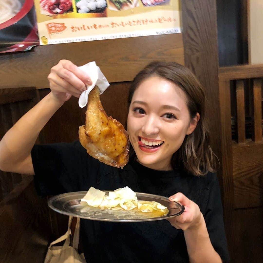 chayさんのインスタグラム写真 - (chayInstagram)「香川県ぐーうま🤤 おうどんが美味しいのは言わずもがな、この骨付鳥が絶品でした‼️高松空港にはお出汁が出る水道もあって出汁好きにはたまらん👍 あと「カリッジュ」ていう唐揚げ屋さんの唐揚げもぐーうまだった🥰 7年ぶりの香川でライブ🎤 ありがとうございました💖 またみんなに会えますように☺︎ #marugamegrove2019 #香川 #丸亀 #高松 #ぐーうま #うどん #骨付鶏 #カリッジュ」9月22日 22時35分 - chay1023_official