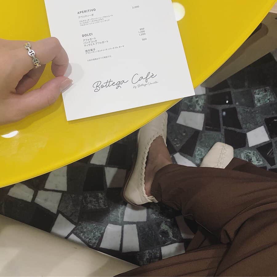 美生のインスタグラム：「@ bottega cafe﻿ ﻿ ラテ・シェケラートが﻿ とってもタイプの味でした☕️﻿ ﻿ ﻿ ﻿ 最近わがまま大爆発の長女ですが﻿ 愛おしくてたまらんのです🤤﻿ ﻿ イライラしたり怒ったりして﻿ ごめんね🙏仲直り♡﻿ ﻿ ﻿ お互いごめんなさいが言えて﻿ 思いっきりハグができたら﻿ それでいいと思う😇﻿ ﻿ ﻿ ﻿ #育児﻿」