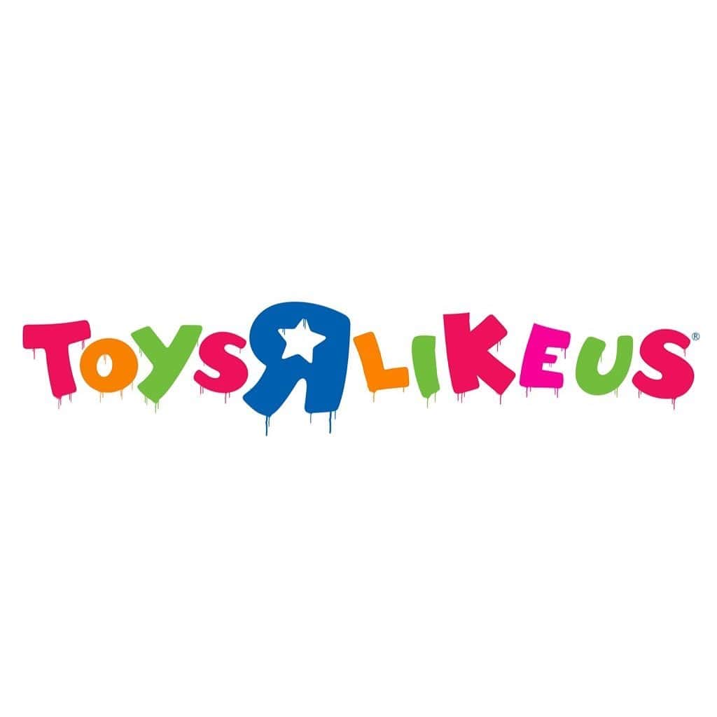 Santlovのインスタグラム：「ToysRLikeUs forever」