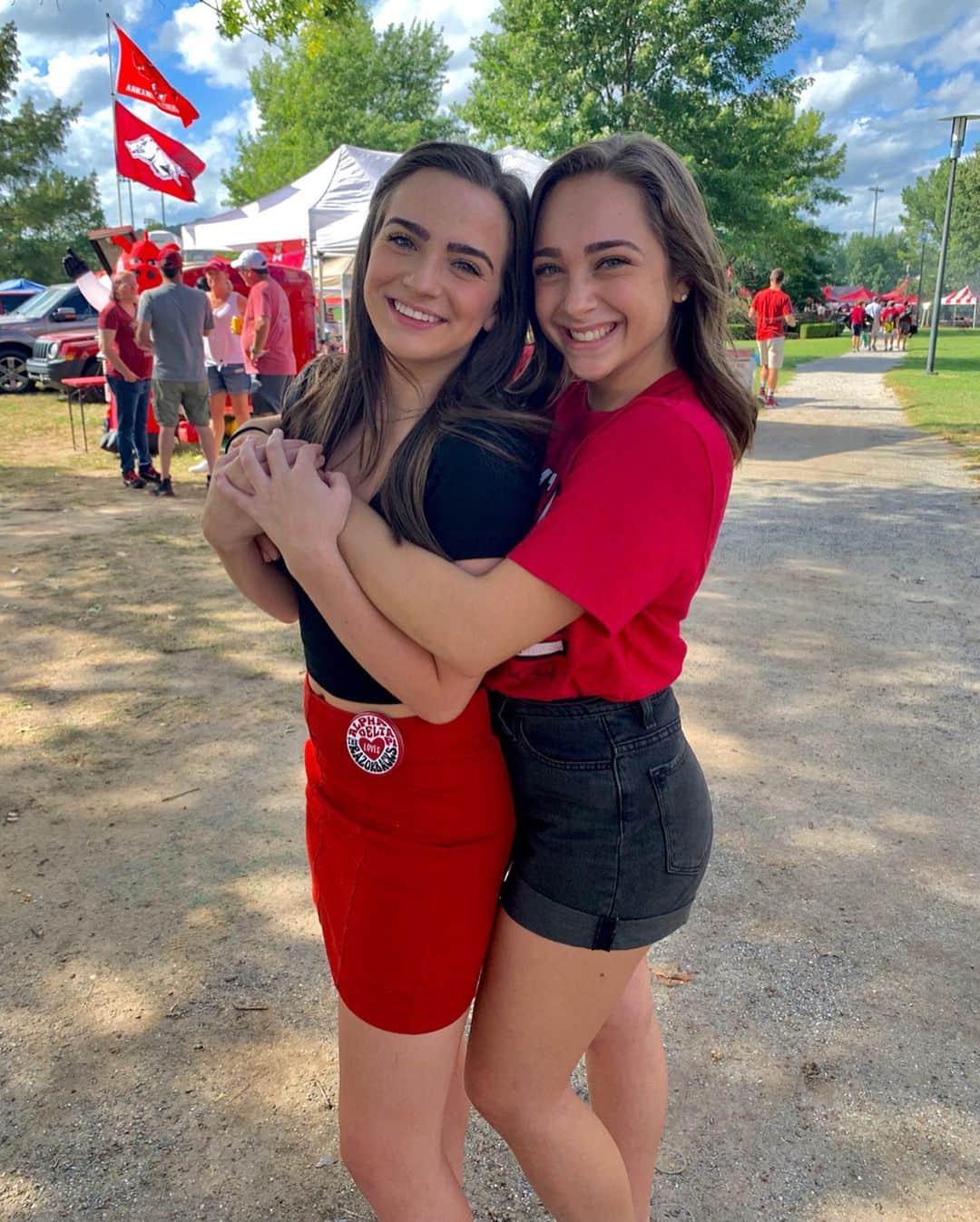 ペイトン・アーンストのインスタグラム：「How does it go?...Woo Pig Sooie?」