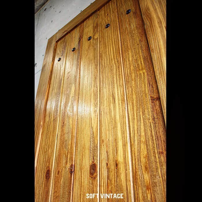 木製ドアの全国通販　ウッドデポさんのインスタグラム写真 - (木製ドアの全国通販　ウッドデポInstagram)「ソフトヴィンテージドア完成！早速のご注文ありがとうございます！ @wood_depot  #木製ドア #木のドア #玄関ドア #室内ドア #アンティーク風ドア #ビンテージドア #ヴィンテージ #自宅カフェ #自宅ショップ #トリミング #カフェ改装 #カスタムドア #ネイルサロン #ネイルサロン改装 #古民家改装 #古民家再生 #マイホーム計画中 #新築 #店舗 #美容室改装 #リノベ #リノベーション #店舗改装」9月23日 9時21分 - wood_depot