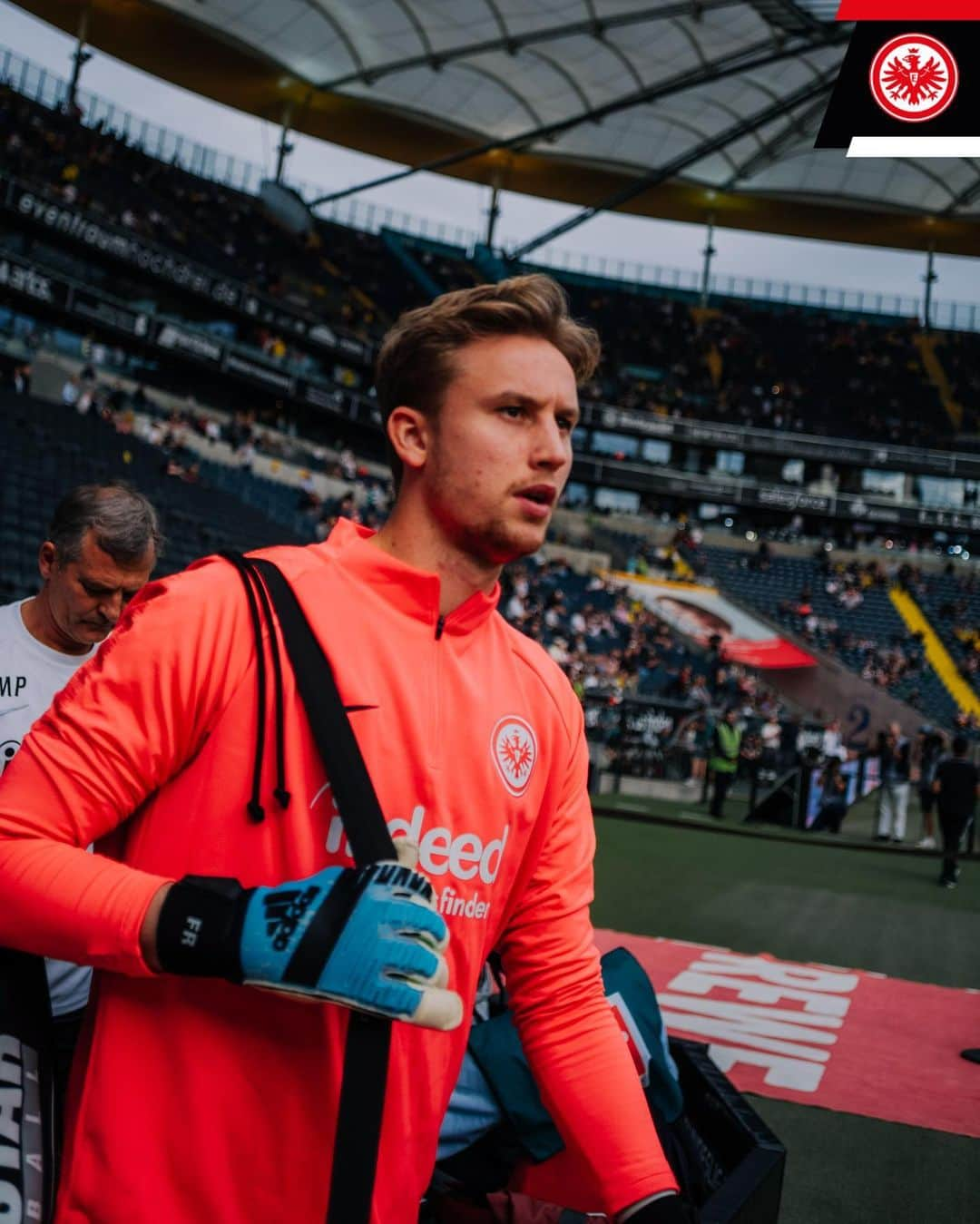 アイントラハト・フランクフルトさんのインスタグラム写真 - (アイントラハト・フランクフルトInstagram)「Goalkeeper 🆙 • • #sgebvb #sge #eintracht #frankfurt #eintrachtfrankfurt」9月23日 0時37分 - eintrachtfrankfurt