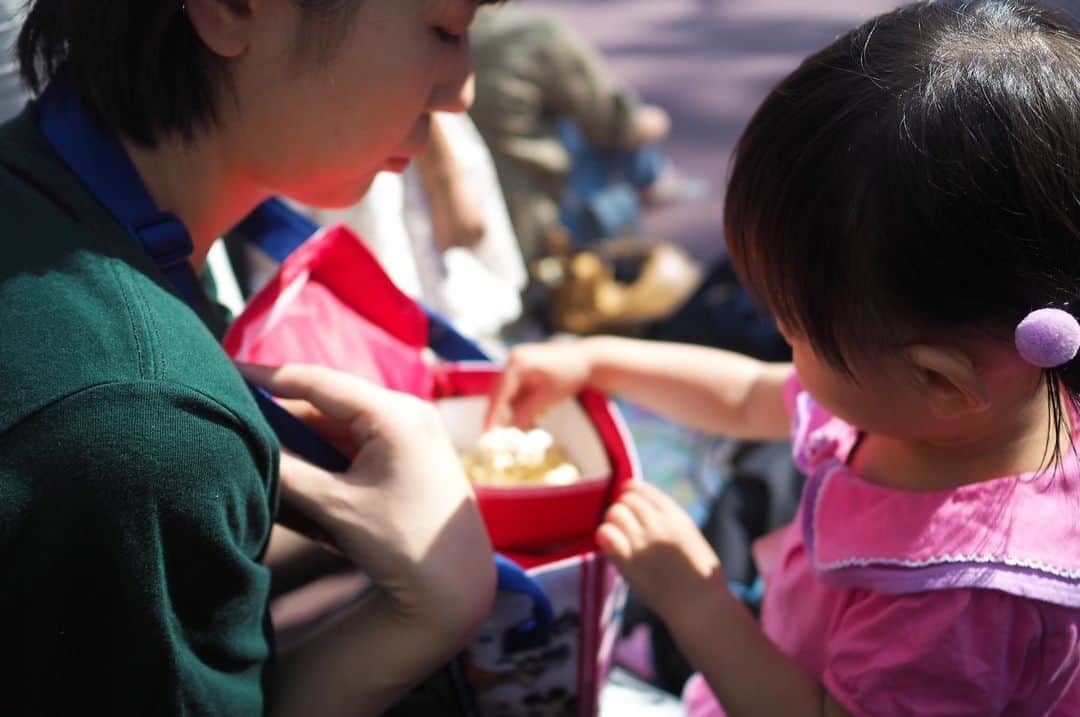 maatamagosanのインスタグラム：「初めて食べたポップコーン大好きになってた🍿」