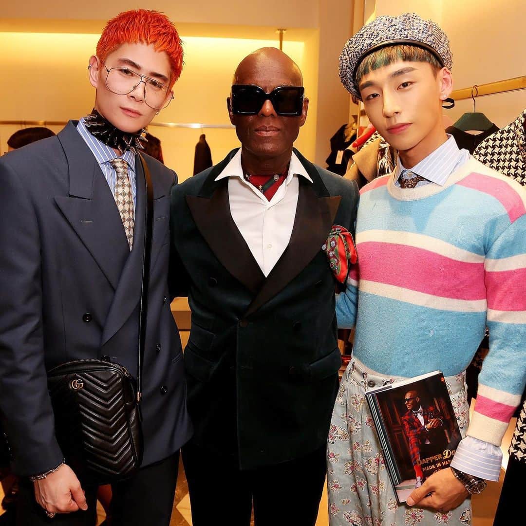 タイキさんのインスタグラム写真 - (タイキInstagram)「GUCCI  MONTE NAPOLEONE 店 で NY ハーレムの伝説のテーラー Dapper Dan さんのサイン会 イベントに行かせて頂きました‼️ 凄い人、人、人でほんのちょこっとのご挨拶しかできなかった💦  サインと写真を撮ってくれてありがとうございました‼️ Thank you for taking a picture with us ✨  #GUCCI #GUCCIMONTENAPOLEONE #dapperdan #mfw」9月23日 1時45分 - taiki_jp