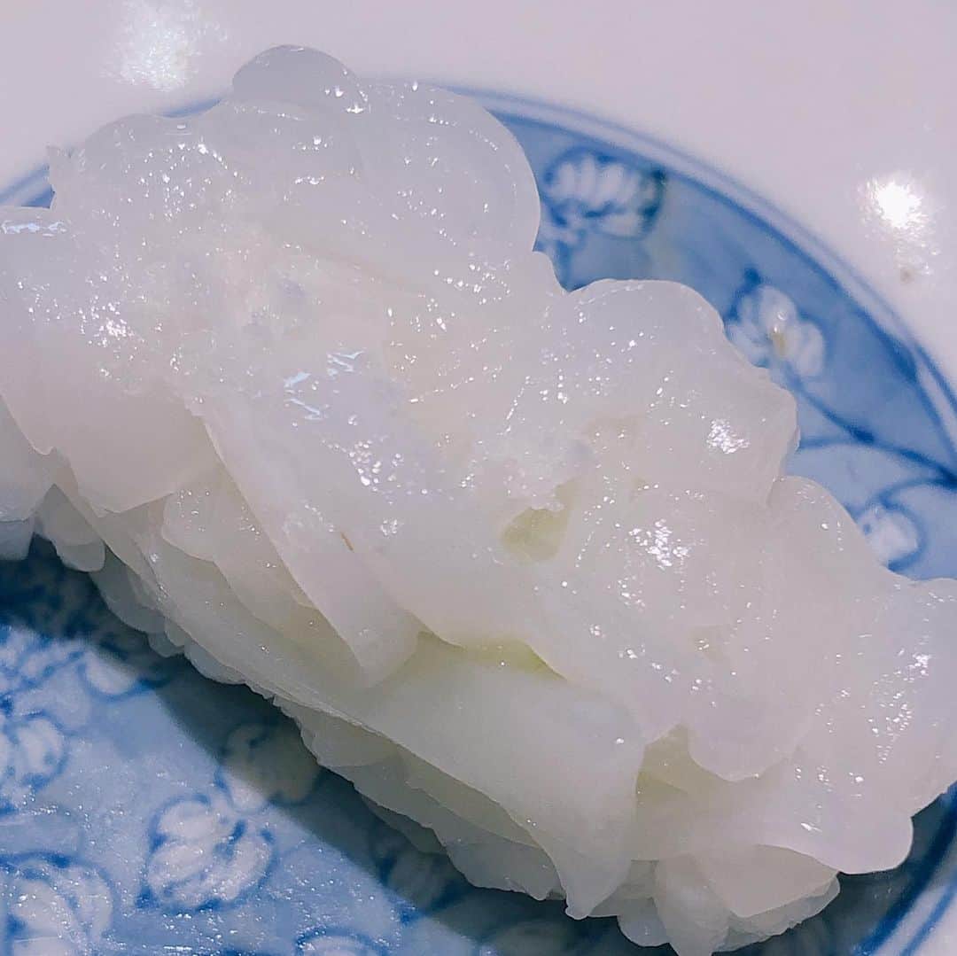 阿部洋子さんのインスタグラム写真 - (阿部洋子Instagram)「🐡🔪🍣 罰ゲーム決行‪w 美味しくいただきました。 そして、建設的な意見交換や新たな野望も話しつつ。 たのしい宴でした。 #寿司 #sushi #sake #食べ過ぎた」9月23日 1時40分 - hirocoring