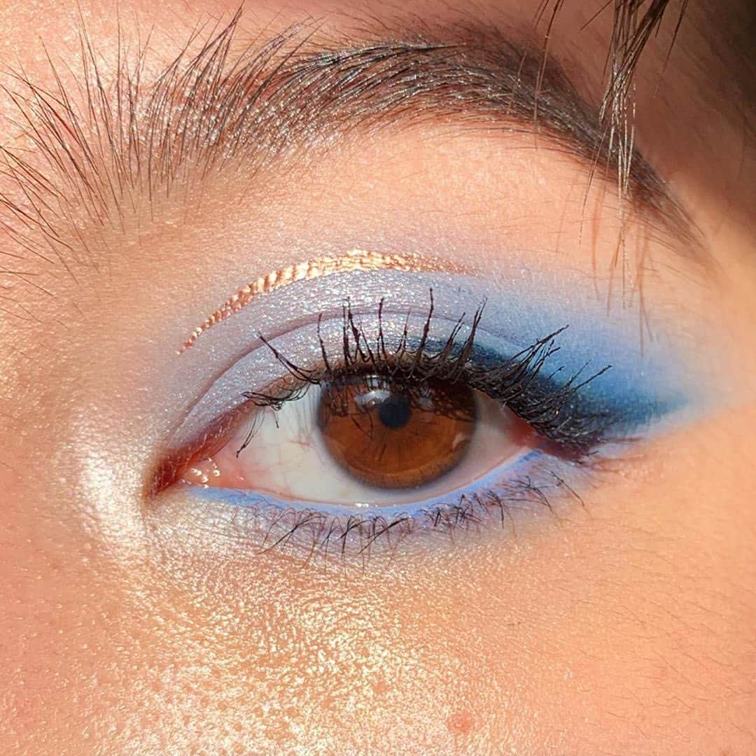 ipsyさんのインスタグラム写真 - (ipsyInstagram)「IPSY Inspo: A sky blue glow with a flick of gold from @emilydoes_makeup. ☁️✨What new looks are you dreaming up? || #IPSY #DiscoverYourself #IPSYnorthstar ⁠⠀」9月23日 1時56分 - ipsy