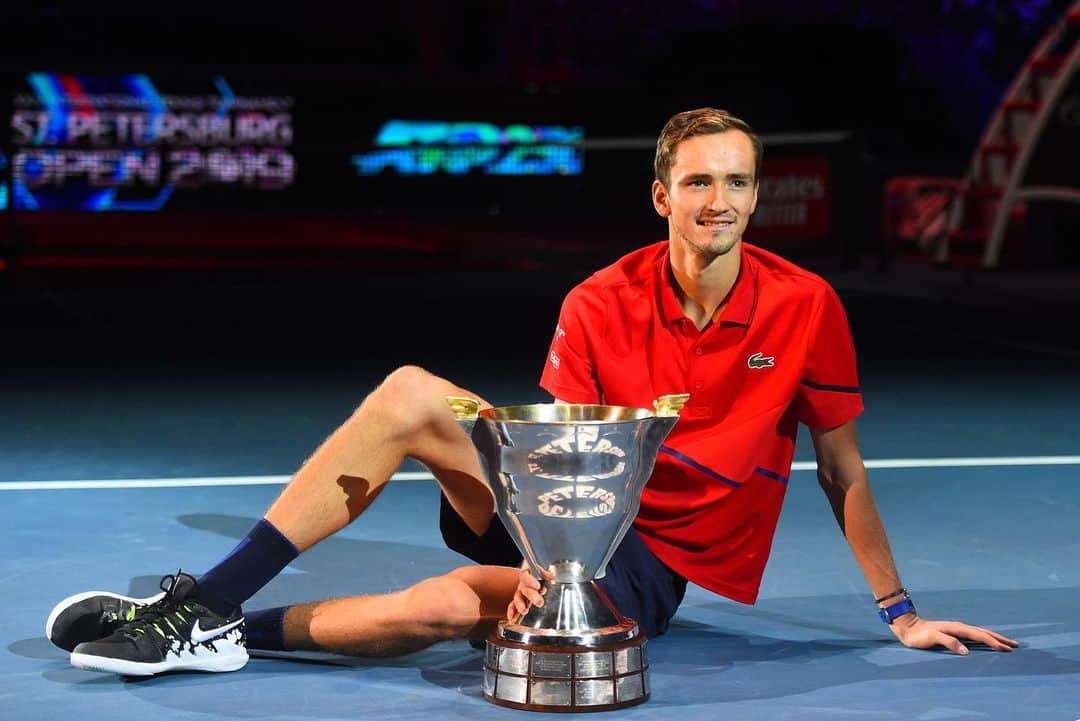 ダニール・メドベージェフのインスタグラム：「🏆」