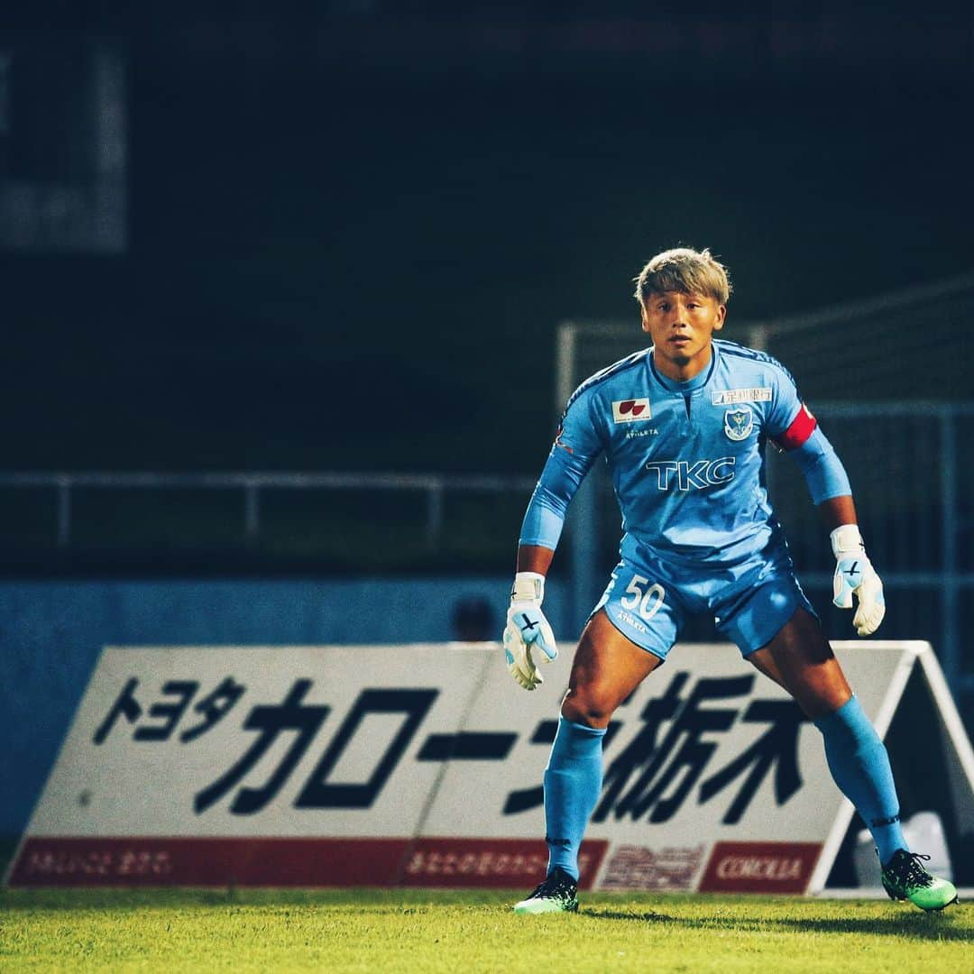 栃木SCさんのインスタグラム写真 - (栃木SCInstagram)「. 【 GAME PHOTO 📷】 . ▽HOME GAME  9/22 vs #鹿児島ユナイテッドFC ． ▽SCORE 栃木 3-1 鹿児島 . ▽SCORERS 5分 田代雅也(栃木) 14分 榊翔太(栃木) 51分 水本(鹿児島) 72分 大﨑淳矢(栃木) ． ▽STARTING LINEUP GK 50 #ユヒョン DF 27 #久富良輔 36 #乾大知 30 #田代雅也 MF 37 #浜下瑛 5 #ヘニキ 25 #ユウリ 45 #瀬川和樹 FW 16 #榊翔太 21 #大﨑淳矢 26 3枝村匠馬 . ▽SUBMEMBER GK 23 #川田修平 DF 18 #坂田良太 MF 24 #和田達也 6 #古波津辰希 10 #西谷和希 11 #平岡翼 FW 47 #キムヒョン ． ． 次節はアウェイゲーム。9/28(土)に #愛媛FC との対戦です。 KEEP MOVING FORWARD . #栃木SC #全員戦力 #鹿児島ユナイテッドFC #jleague #栃木対鹿児島 #Jリーグ #サッカー #宇都宮 #鹿児島 #J2 #photo ．」9月23日 2時11分 - tochigisc_official