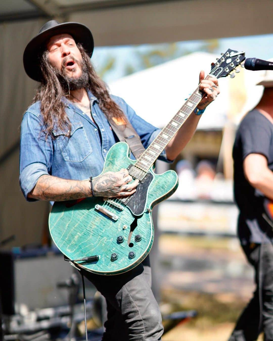 ASCAPさんのインスタグラム写真 - (ASCAPInstagram)「It’s a beautiful day for rock & roll 🤘 @shawnjamesmusic on the #ASCAP Shady Grove Stage at #PilgrimageFestival 📸 by @edrode #makethepilgrimage」9月23日 2時05分 - ascap