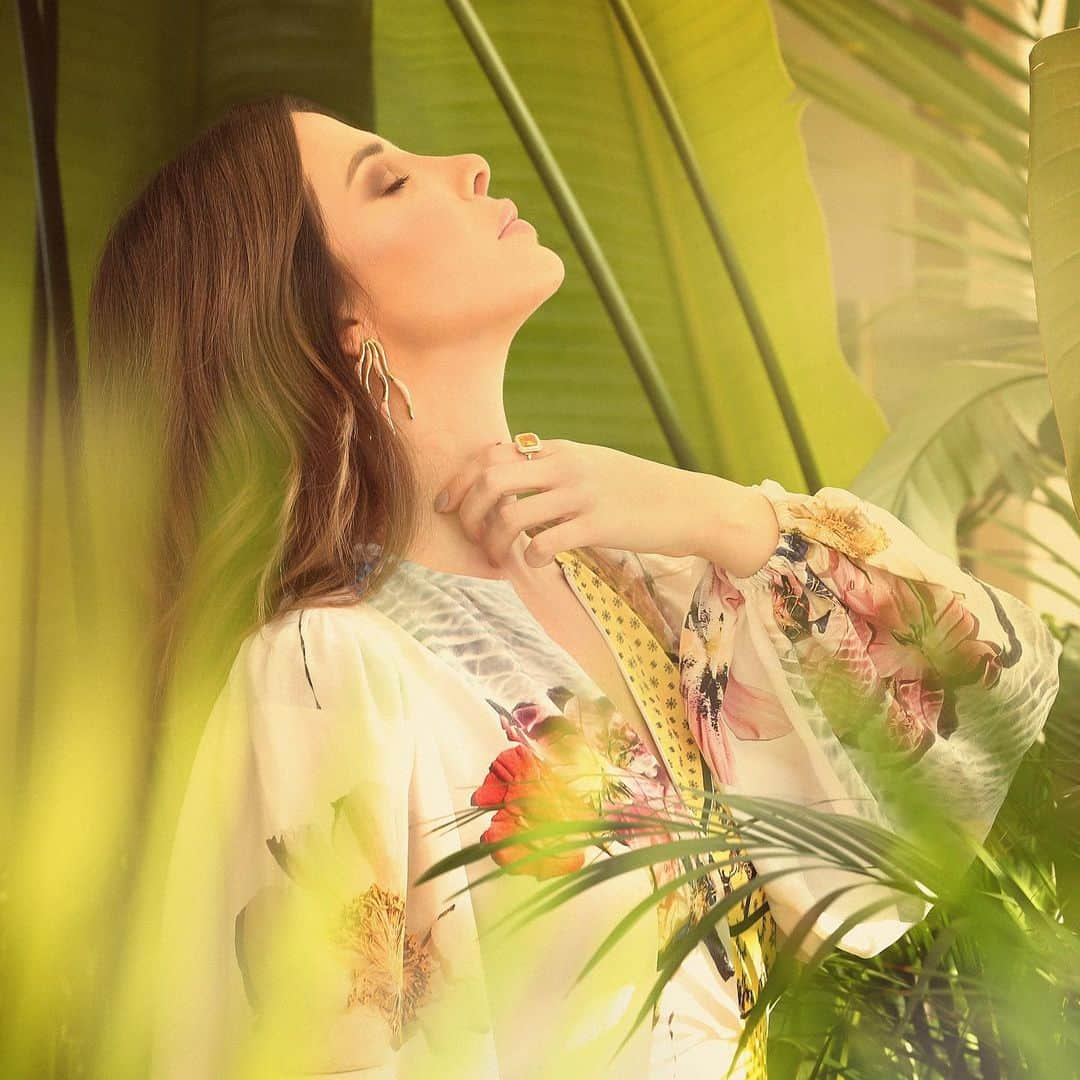 ナンシー・アジュラムさんのインスタグラム写真 - (ナンシー・アジュラムInstagram)「💛💚#photoshoot #nancyajram」9月23日 2時58分 - nancyajram