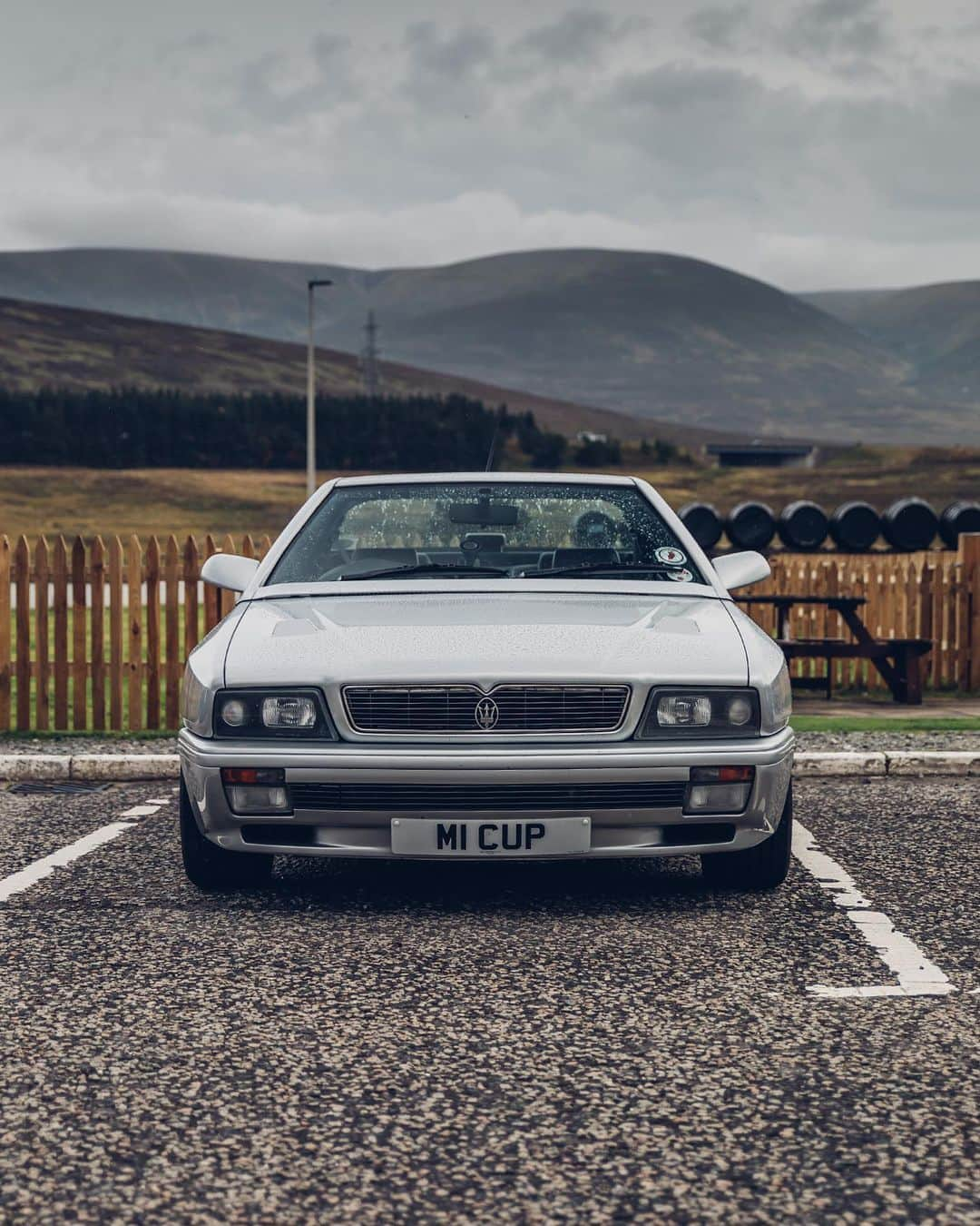 マセラティさんのインスタグラム写真 - (マセラティInstagram)「A Sunday spent appreciating some of the most notable Scottish traditions. Starting at the Blair Castle, we relished in the wonders of its medieval walls.  Afterwards, we brought #MaseratiInternationalRally's participants to the Dalwhinnie Malt Whisky Distillery to discover all the secrets of the highest distillery in Scotland. #MaseratiExperience」9月23日 3時22分 - maserati