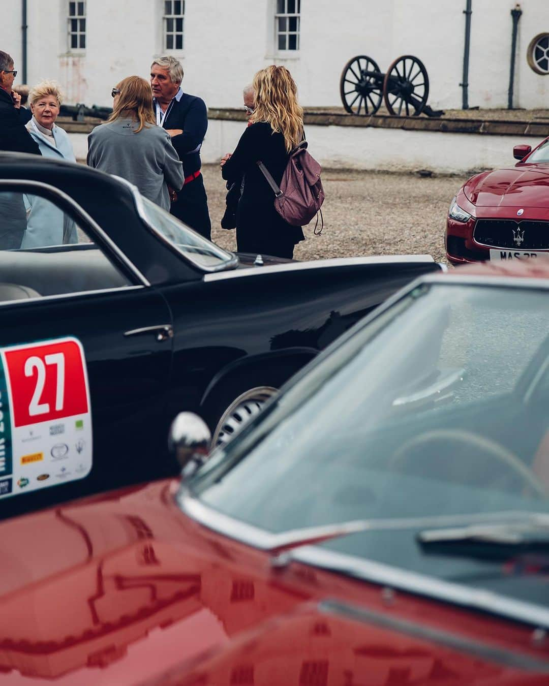 マセラティさんのインスタグラム写真 - (マセラティInstagram)「A Sunday spent appreciating some of the most notable Scottish traditions. Starting at the Blair Castle, we relished in the wonders of its medieval walls.  Afterwards, we brought #MaseratiInternationalRally's participants to the Dalwhinnie Malt Whisky Distillery to discover all the secrets of the highest distillery in Scotland. #MaseratiExperience」9月23日 3時22分 - maserati