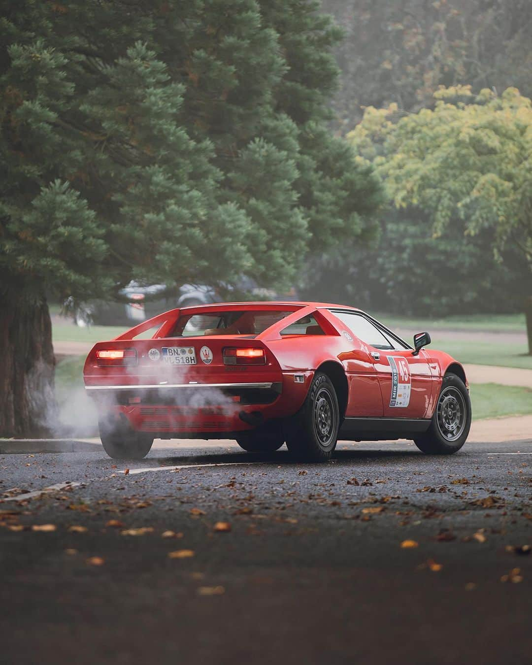 マセラティさんのインスタグラム写真 - (マセラティInstagram)「A Sunday spent appreciating some of the most notable Scottish traditions. Starting at the Blair Castle, we relished in the wonders of its medieval walls.  Afterwards, we brought #MaseratiInternationalRally's participants to the Dalwhinnie Malt Whisky Distillery to discover all the secrets of the highest distillery in Scotland. #MaseratiExperience」9月23日 3時22分 - maserati