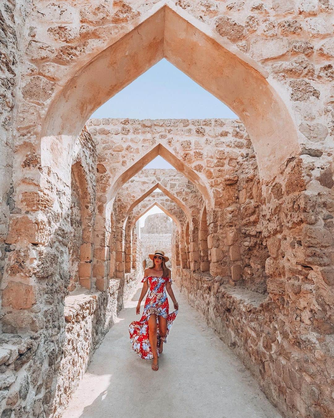 Izkizさんのインスタグラム写真 - (IzkizInstagram)「Snapshots from amazing days spent exploring Bahrain with @tourismbahrain 🇧🇭 . 1: Colourful lanterns at Manama Souq where we dipped in and out of cute little shops that looked like something right out of Aladdins cave. 🔮 . 2: Exploring Bahrain Fort, built by the Portuguese in the 16th century, it is part of the Unesco World Heritage site believed to have been the capital of the ancient Dilmun Empire. 🏰 . 3: Relaxing by the infinity pool at @ritzcarltonbahrain 🏊🏻‍♀️ . 4: The Royal Camel Farm. Despite being called a farm, the camels are not bred for eating or production. The farm was created by the King of Bahrain, Sheik Mohammad, as a means of preserving camels in Bahrain. 🐪 . 5: Leisurely breakfast by the pool 🥐 . 6: Built in 1987 by the late Sheikh Isa ibn Salman Al Khalifa the Al Fateh Grand Mosque is the largest mosque in Bahrain &one of the largest in the world. It can hold up to 7000 worshippers at a time 🕌 . 7: The tree of life that has survived for hundreds of years with no obvious source of water. 🌳 . 8: Galloped down to the beach on a beautiful Arab horse called Pedro. 🐴」9月23日 3時14分 - izkiz