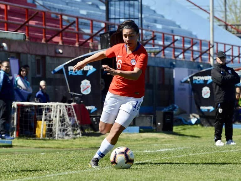 サッカーチリ代表チームさんのインスタグラム写真 - (サッカーチリ代表チームInstagram)「Lo dio vuelta Uruguay y se queda con el triunfo 🇺🇾 2-1 🇨🇱 Así termina la participación chilena en la Liga Sudamericana - Zona Sur」9月23日 3時24分 - laroja