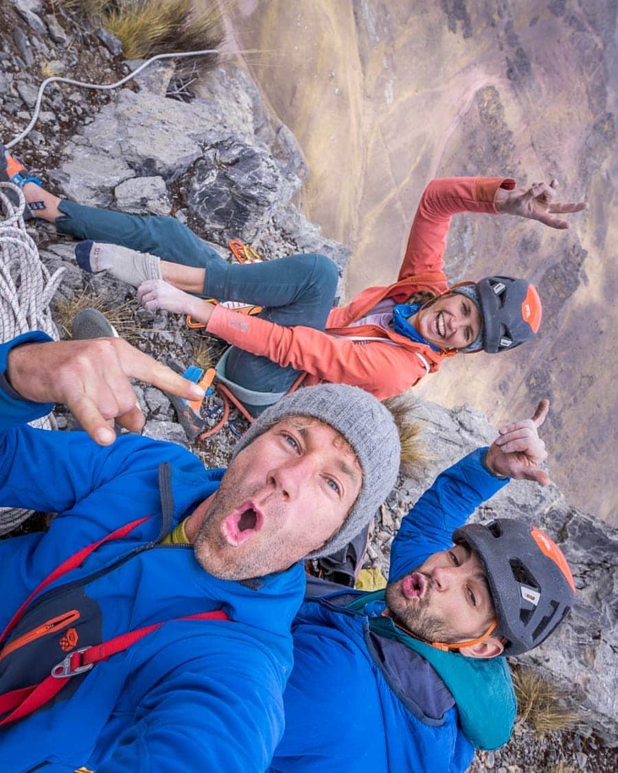 シャーロット・デュリフのインスタグラム：「WE DID IT!  The Kuntur Sayana saw its first free ascent a few days ago 😍 More infos about it in the next few days!  @mountainhardwear @petzl_official @eb_climbing @volxholds @luxov_connect」