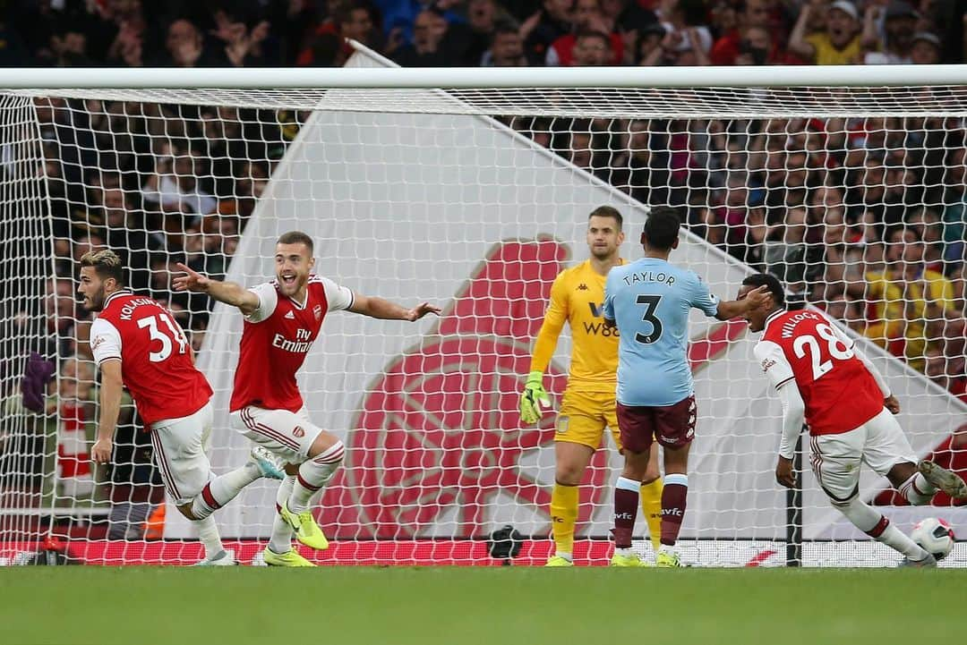 カラム・チャンバースさんのインスタグラム写真 - (カラム・チャンバースInstagram)「What an emotional night!!! BIG thank you to my team and fans for your efforts all the way to the end 🙌🏼 #COYG」9月23日 4時04分 - calumchambers95