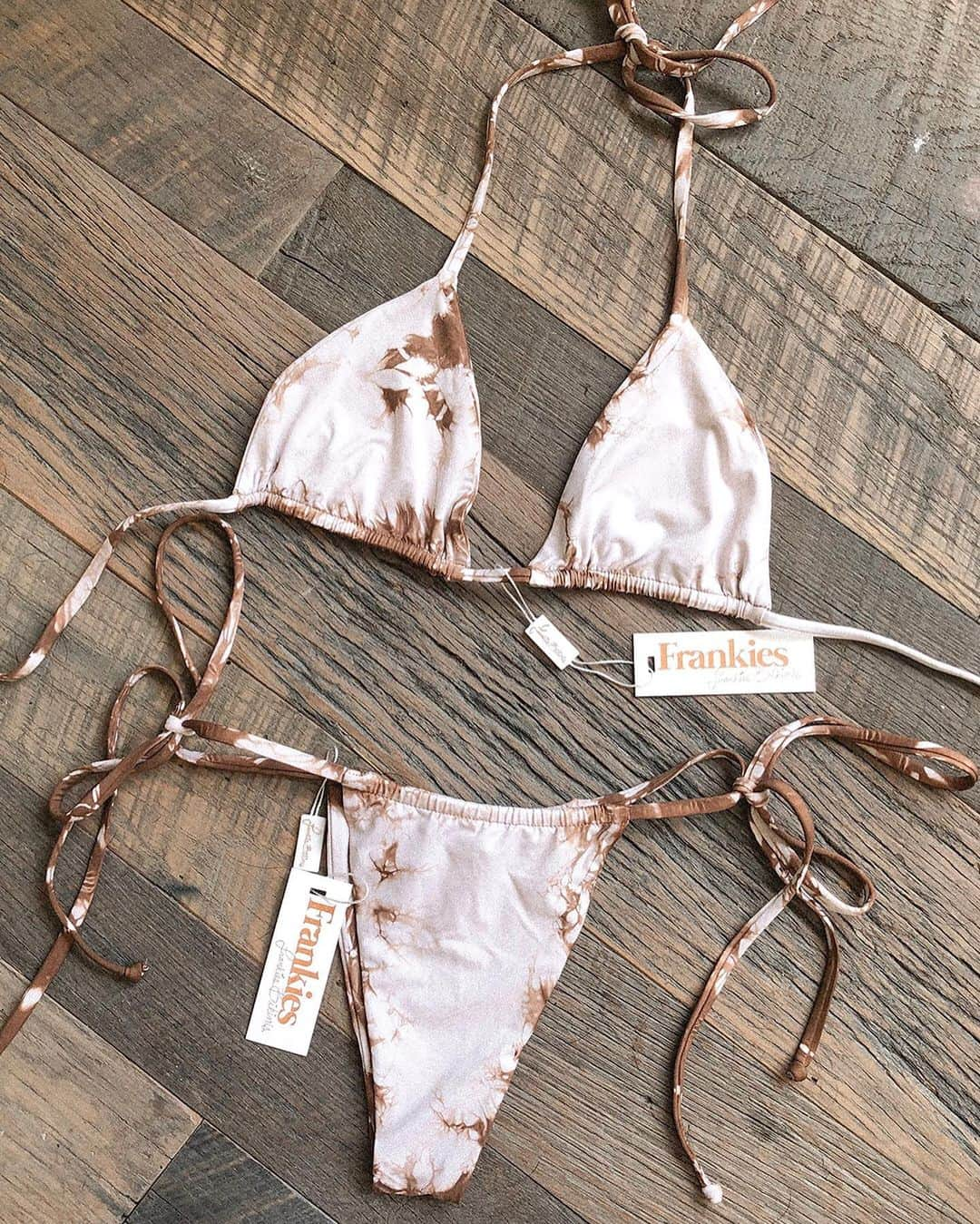 FRANKIES BIKINISさんのインスタグラム写真 - (FRANKIES BIKINISInstagram)「which Tasha set will you be buying tomorrow?」9月23日 4時13分 - frankiesbikinis