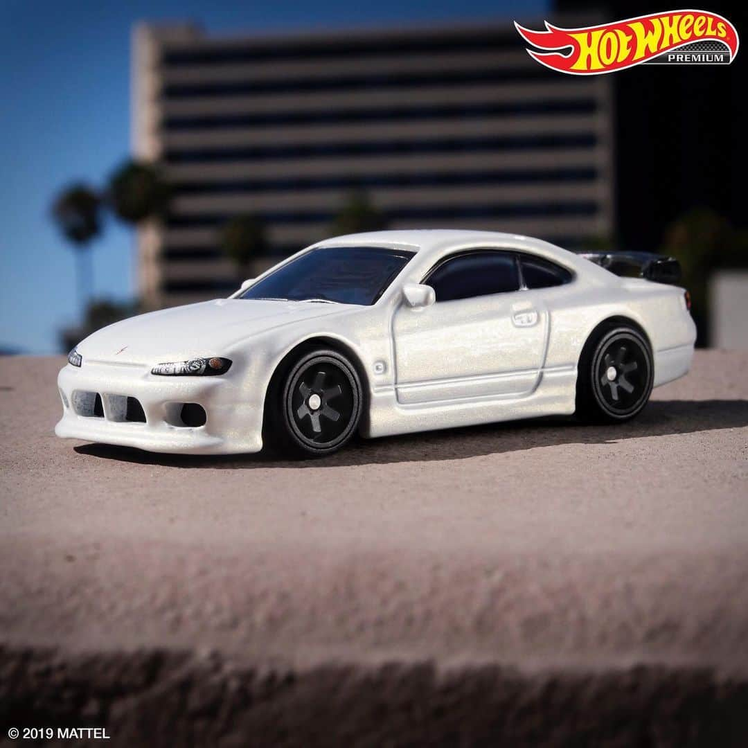 Hot Wheelsさんのインスタグラム写真 - (Hot WheelsInstagram)「Pull the handbrake and drift around the corner to get your hands on the Street Tuner collection. Which casting is your favorite? 🏎️💨 #HotWheels」9月23日 4時17分 - hotwheelsofficial