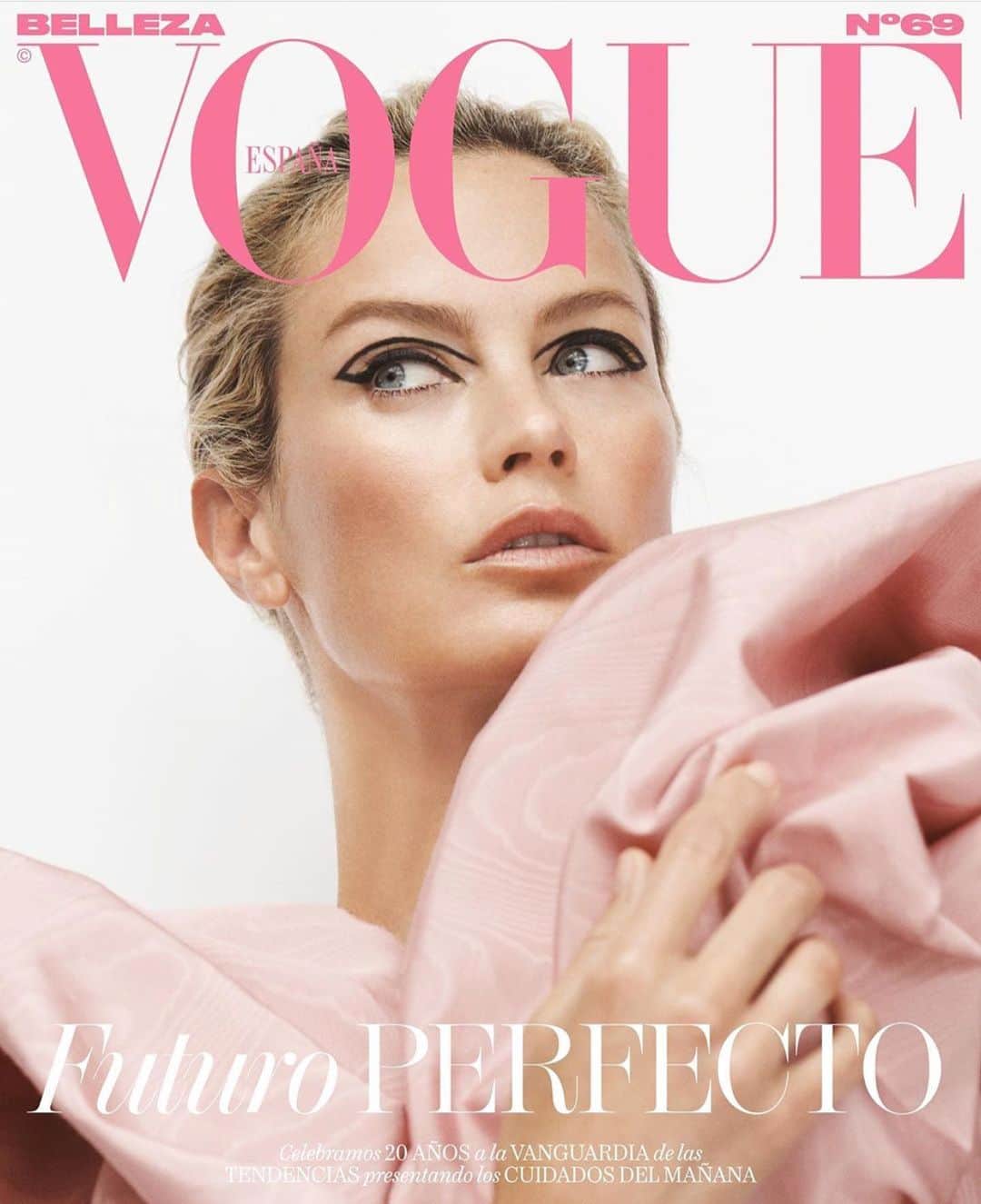 IMG Modelsさんのインスタグラム写真 - (IMG ModelsInstagram)「Futuro Perfecto. 💞 @carolynmurphy covers @voguespain. #📷 @paolakudacki #👗 @juancebrian #👩🏼 #IMGstars」9月23日 9時54分 - imgmodels