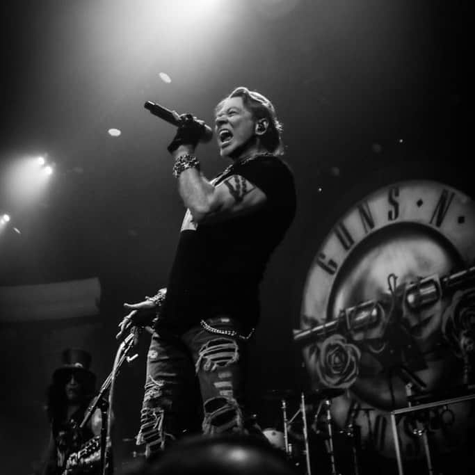 Guns N' Rosesさんのインスタグラム写真 - (Guns N' RosesInstagram)「LOS ANGELES! Thank you for last night 🤘#GnFnR #NotInThisLifetime Tour 2019」9月23日 4時40分 - gunsnroses