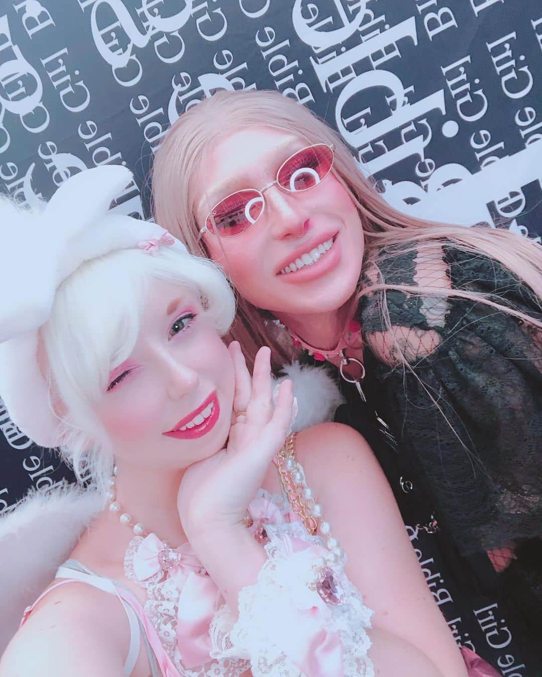 Elizabunnii エリザバニーさんのインスタグラム写真 - (Elizabunnii エリザバニーInstagram)「💖I was so so happy to see @biblegirl666 again~!!🥺💕💓 I love her style so much😭💕💗 #drag #dragworlduk #dragworld2019 #kawaiistyle #pink」9月23日 5時33分 - dollie.bunnie