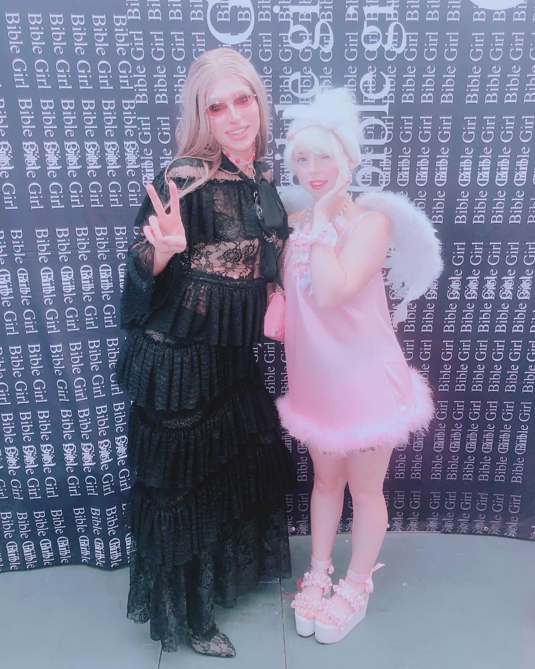 のインスタグラム：「💖I was so so happy to see @biblegirl666 again~!!🥺💕💓 I love her style so much😭💕💗 #drag #dragworlduk #dragworld2019 #kawaiistyle #pink」