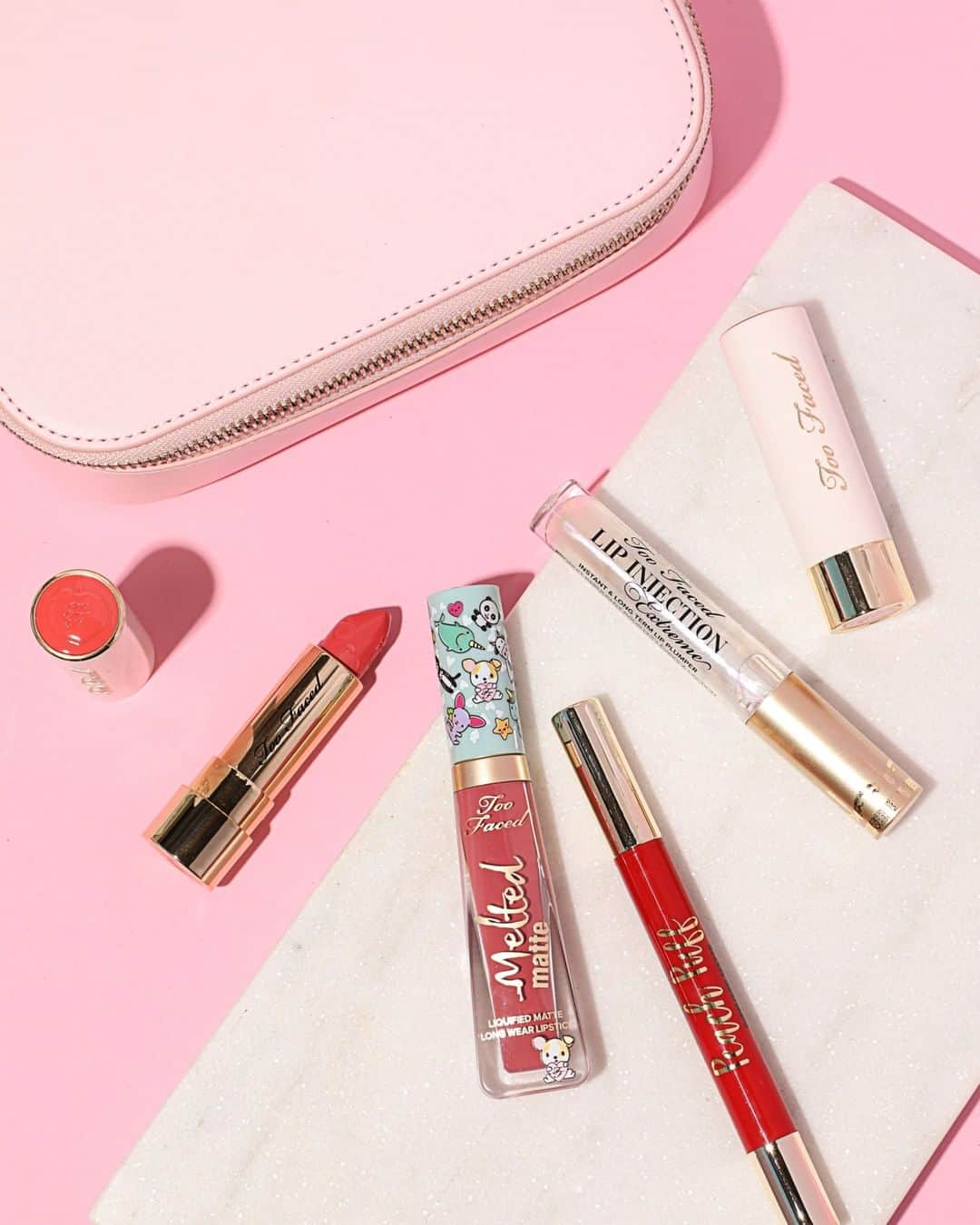 Too Facedさんのインスタグラム写真 - (Too FacedInstagram)「Are you a lipstick or gloss girl? 💋 Whatever your mood, top it off with our Lip Injection Extreme to give your pout an extra boost! #toofaced」9月23日 6時00分 - toofaced